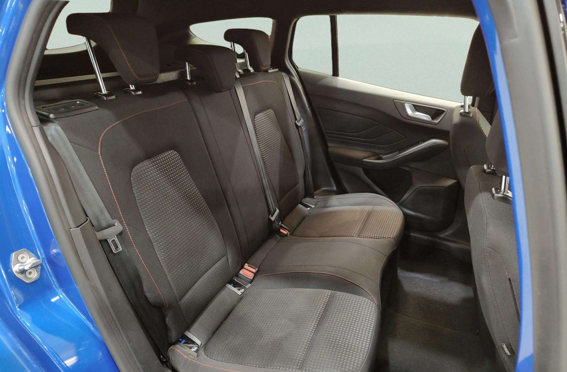 Ford Focus 1.0 EcoBoost MHEV ST-Line - foto 22