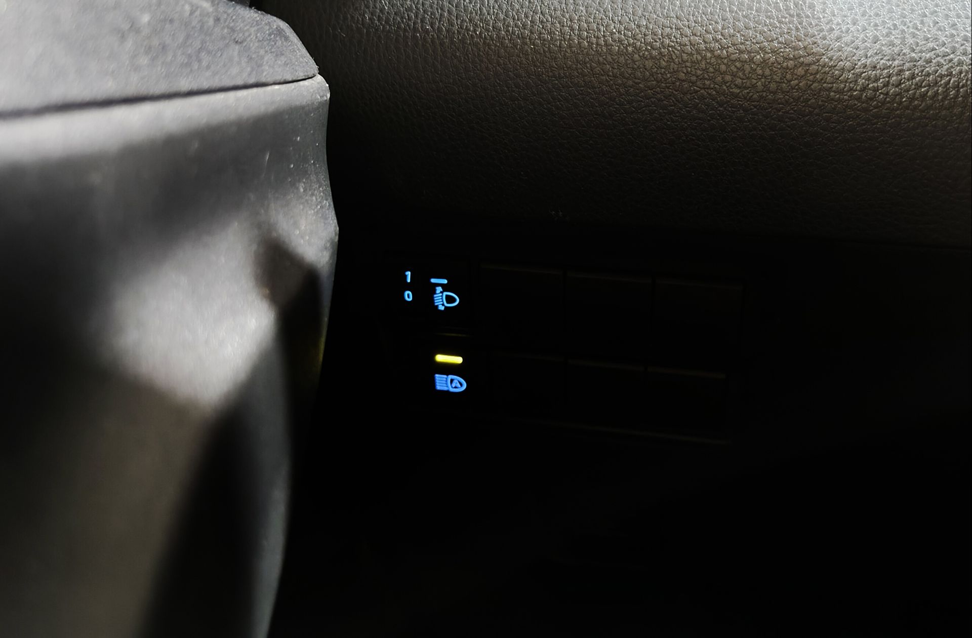 Toyota Yaris 120H Style - foto 18