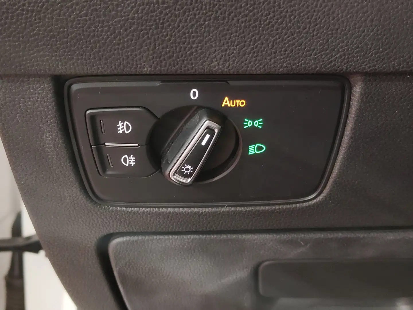 Foto Volkswagen Passat Volkswagen Passat Advance 1.6 TDI (120 CV)