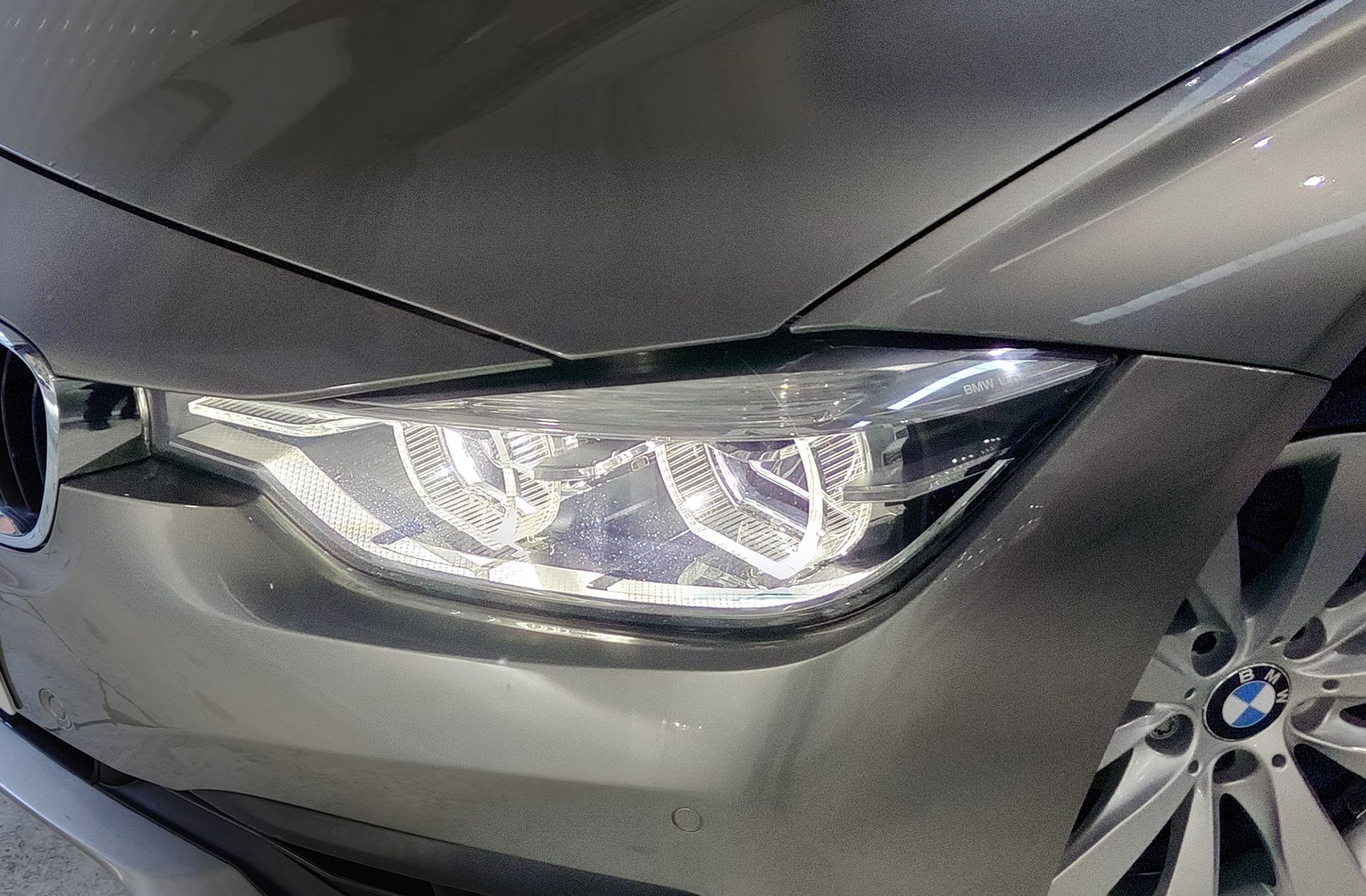BMW Serie 3 318d - foto 12