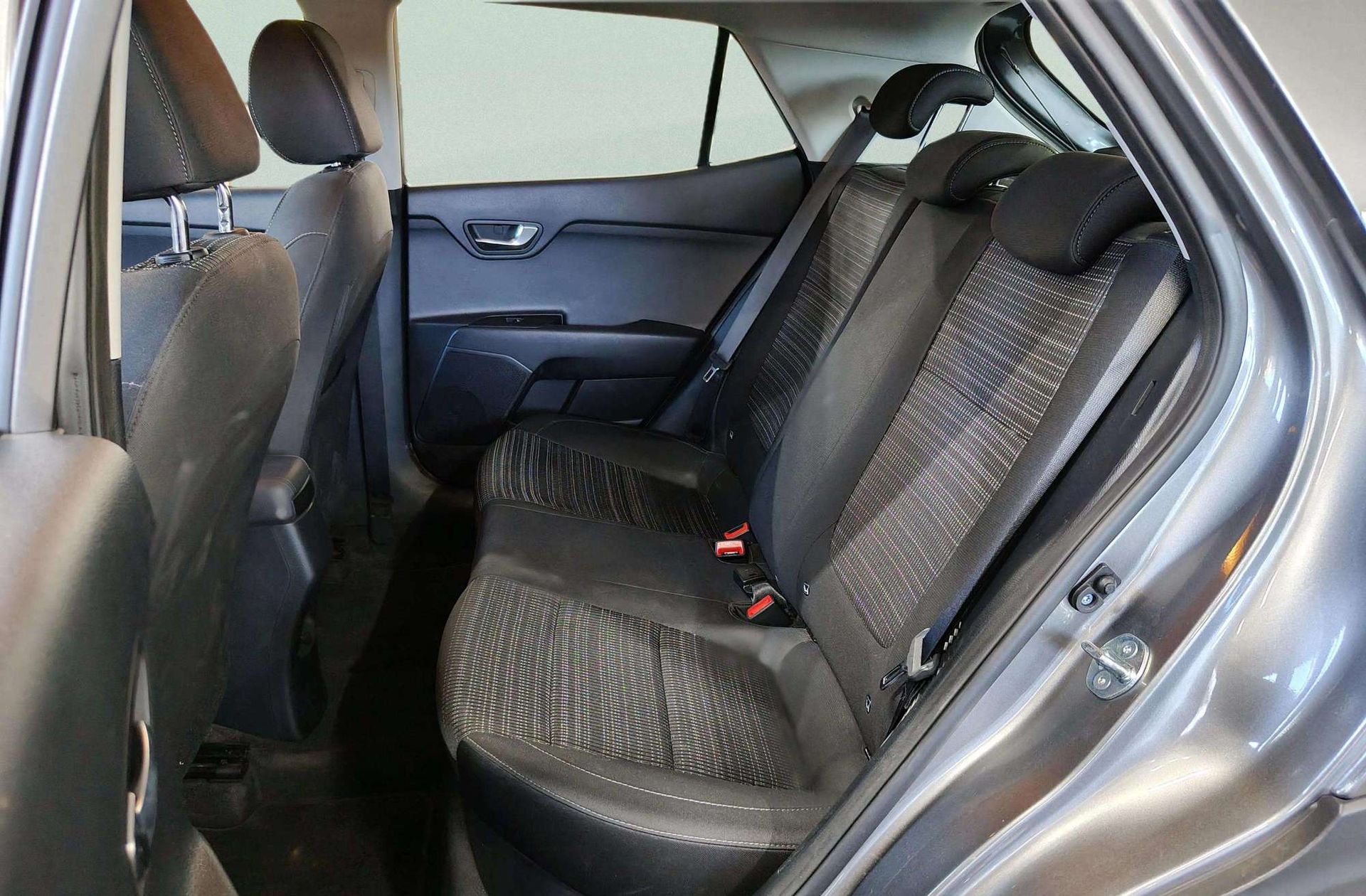 Kia Stonic 1.0 T-GDi MHEV Drive DCT - foto 14