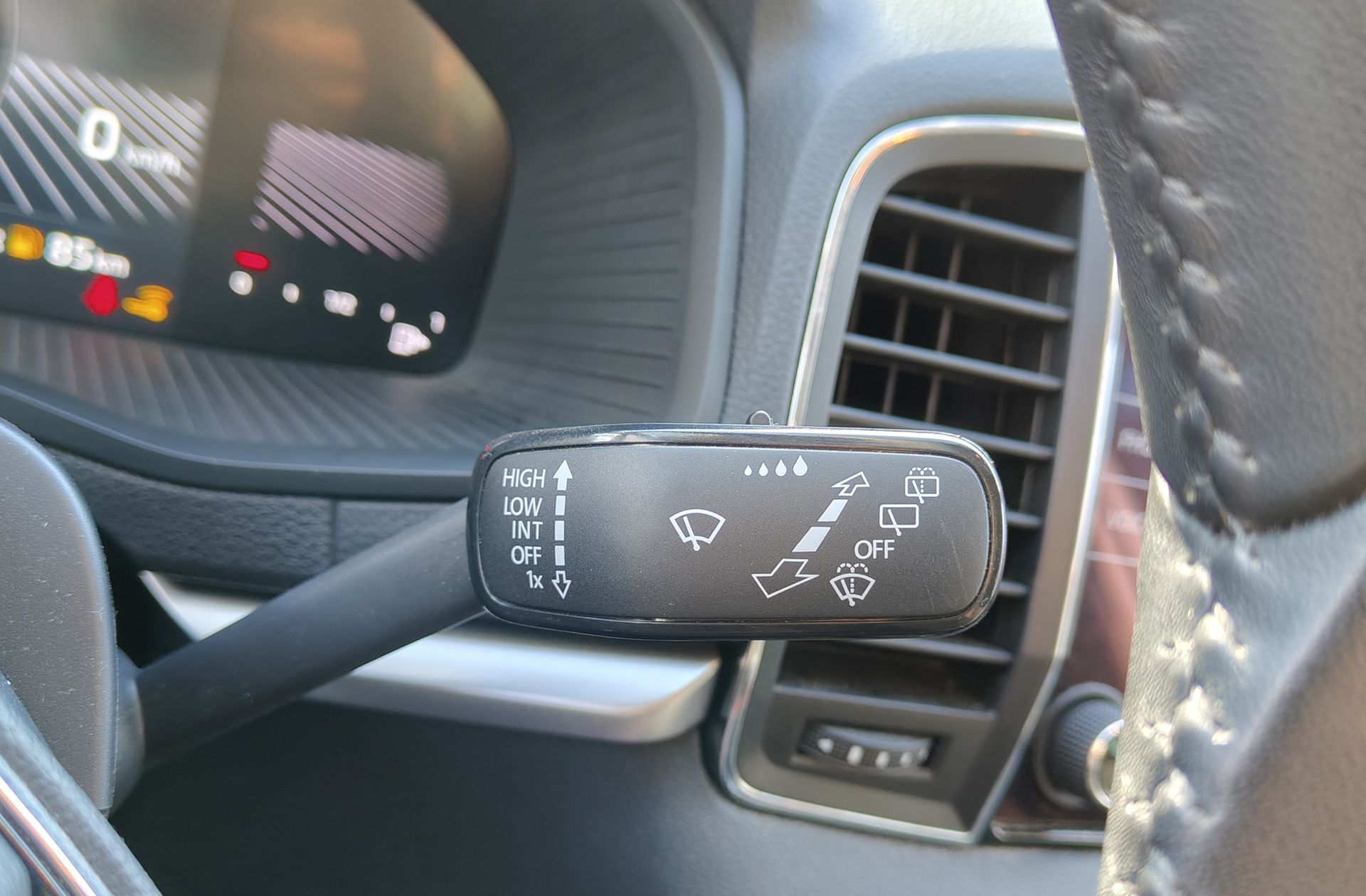 Škoda Karoq 2.0 TDI Selection - foto 27