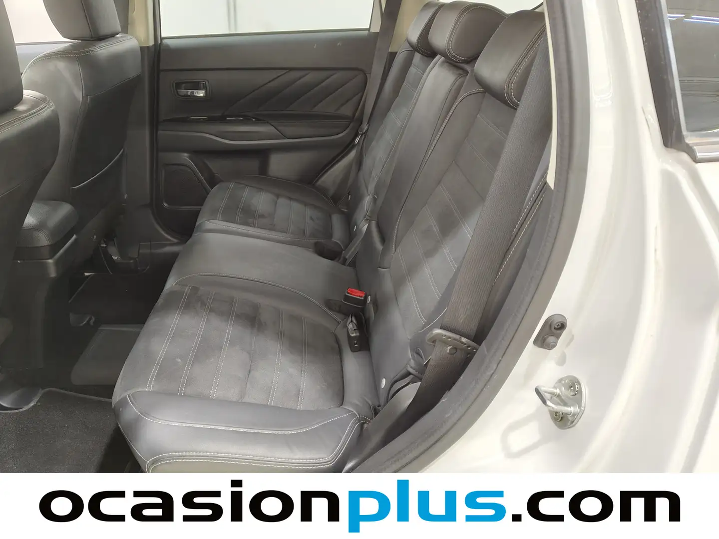 Foto Mitsubishi Outlander Mitsubishi Outlander 2.0 PHEV Kaiteki 4WD Auto (203 CV)