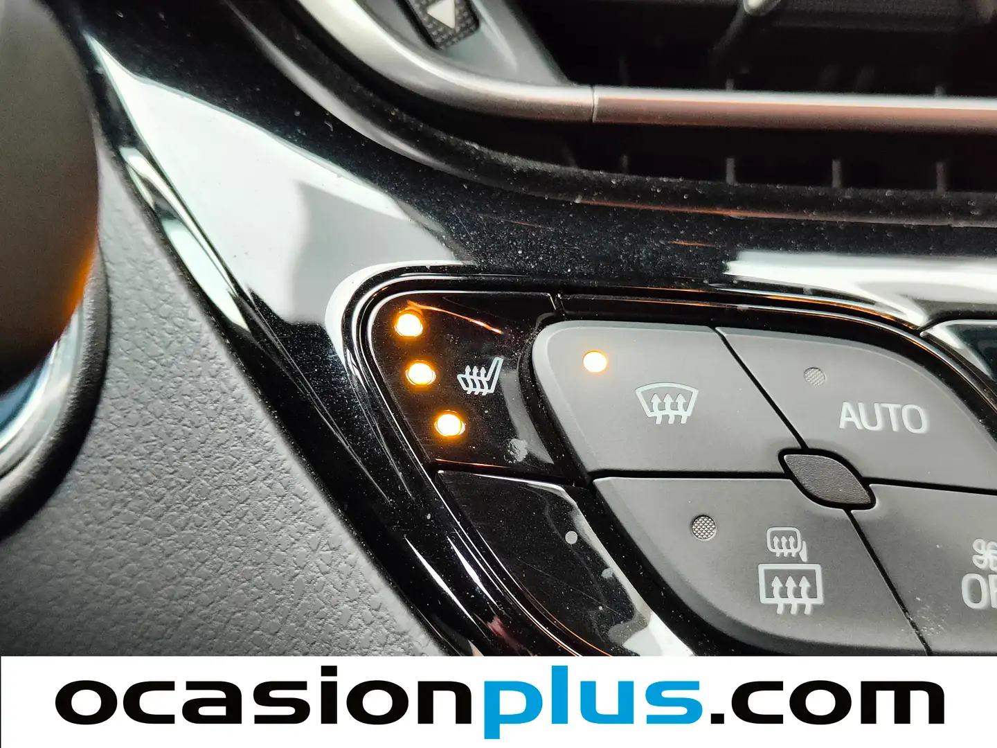 Foto Toyota C-HR Toyota C-HR 1.8 125H Active (122 CV)