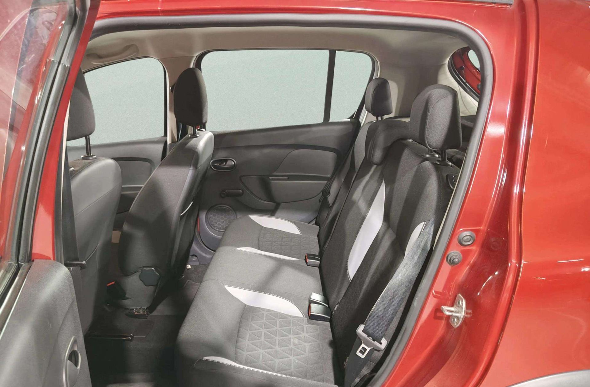 Dacia Sandero Stepway TCe - foto 9
