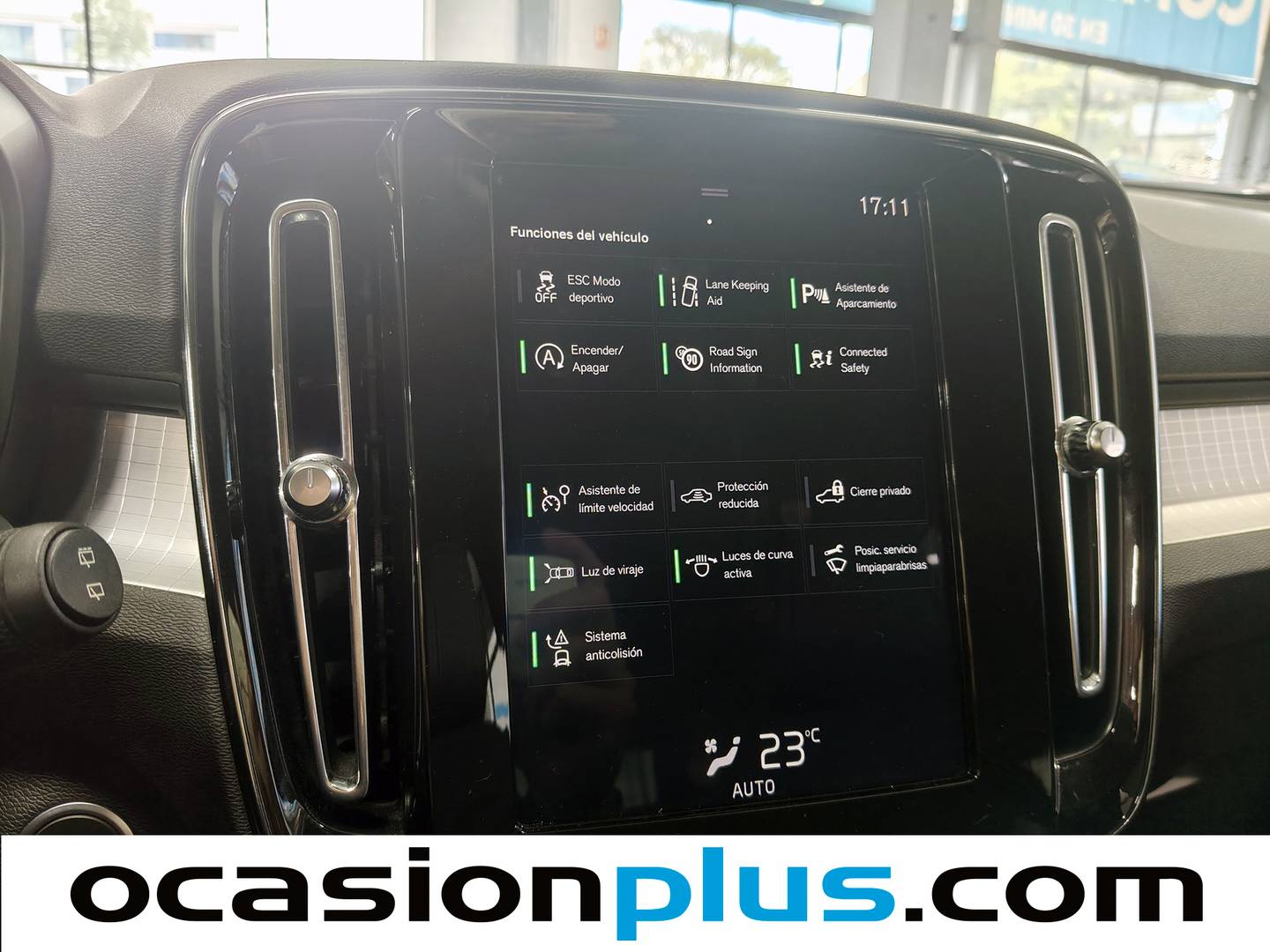 Acabados Volvo XC40 Volvo XC40 T3 Business Plus Auto (163 CV)