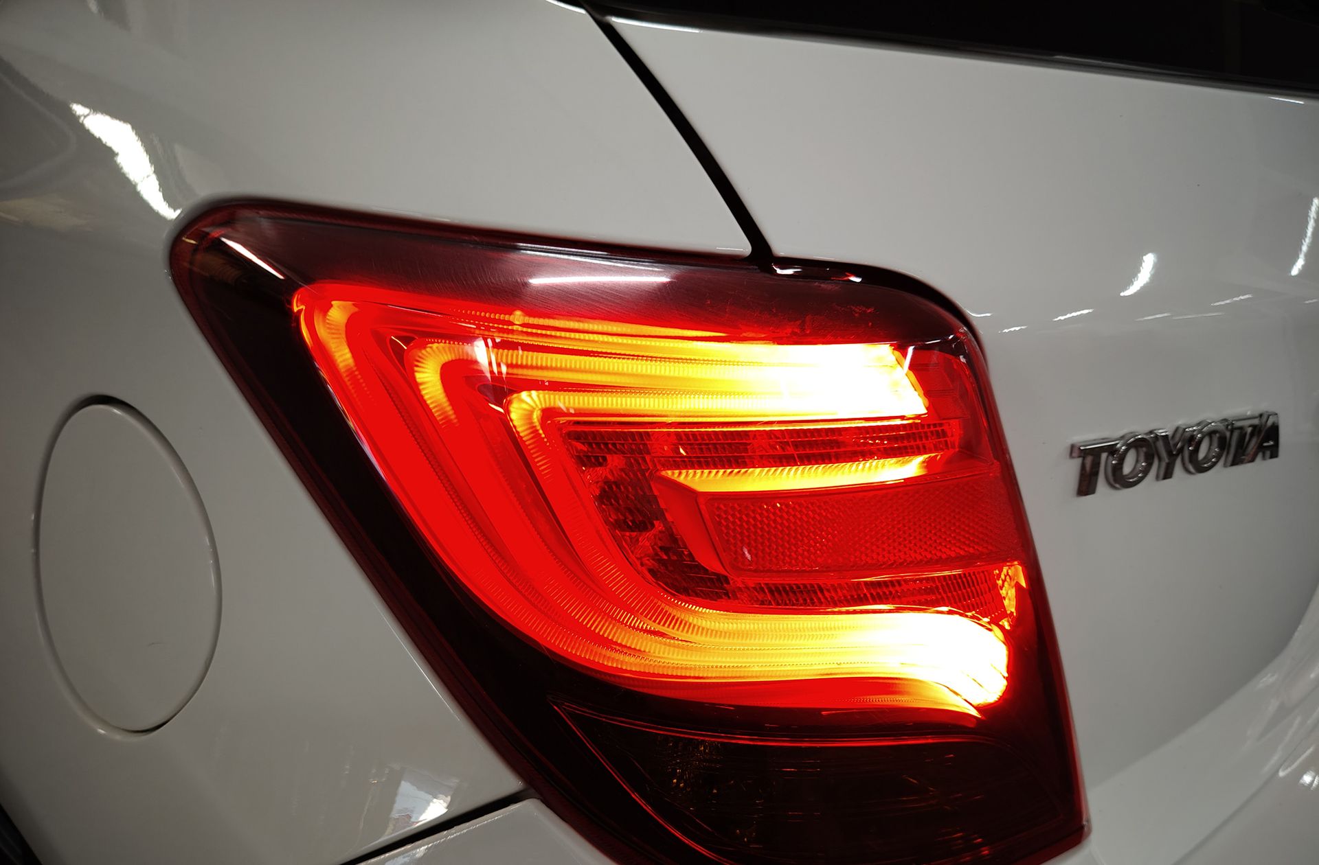 Toyota Yaris 100 Active - foto 16