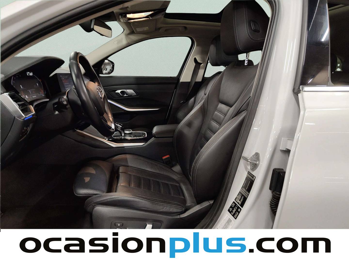 Foto asientos delanteros BMW Serie 3 BMW Serie 3 330i xDrive Touring (258 CV)