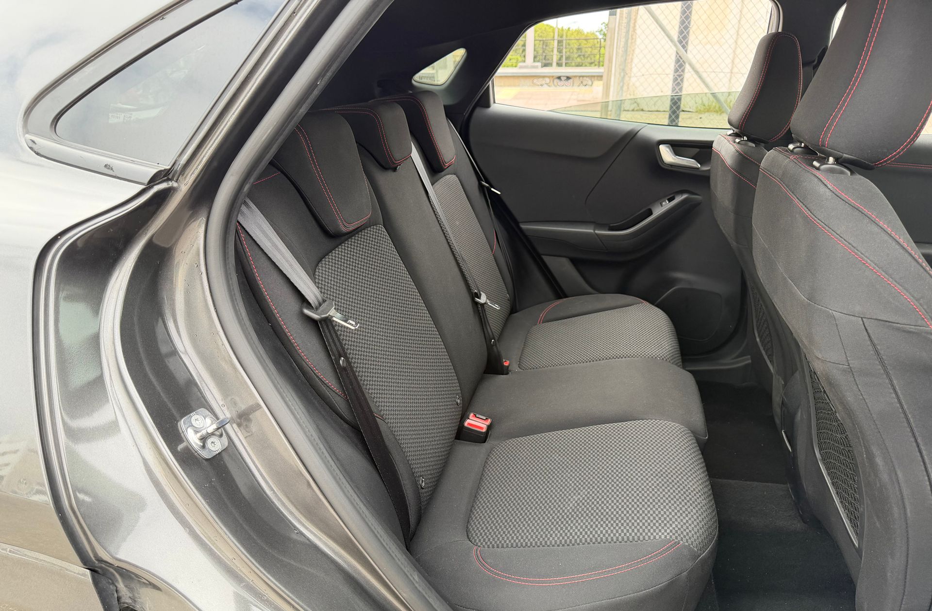 Ford Puma 1.0 EcoBoost MHEV ST-Line Design - foto 19
