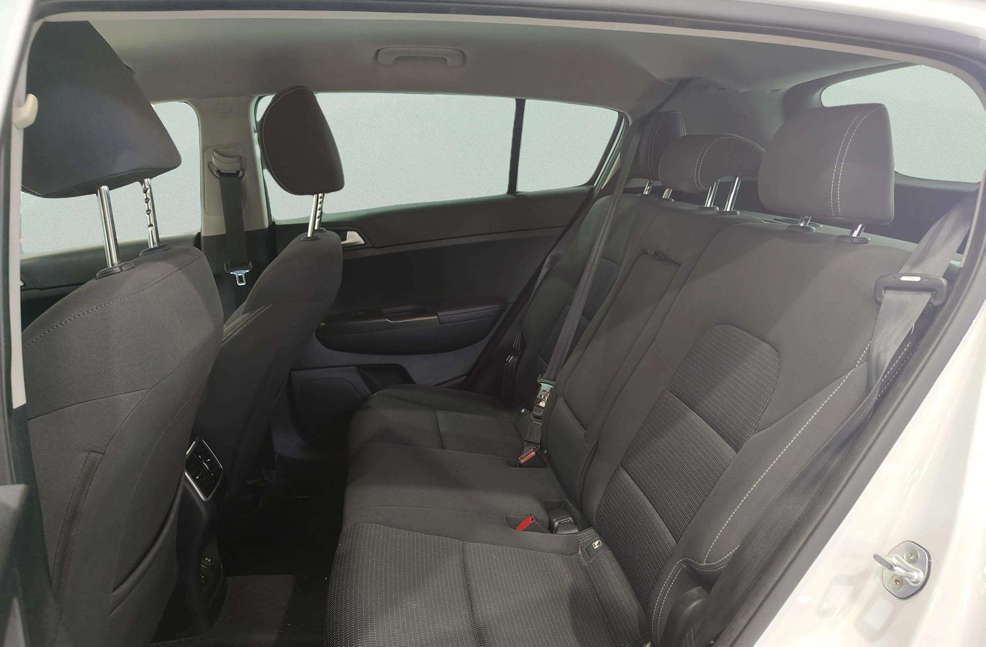 Kia Sportage 1.7 CRDi VGT Eco-Dynamics x-Tech17 4x2 - foto 11
