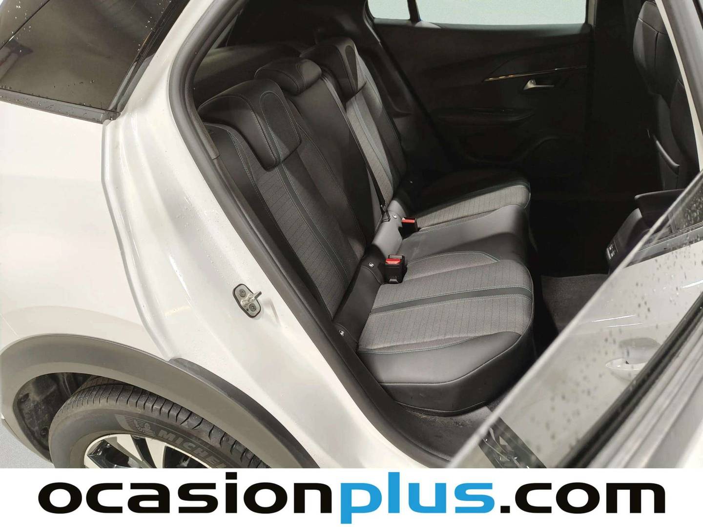 Foto Peugeot 2008 Peugeot 2008 BlueHDi 110 Allure (110 CV)