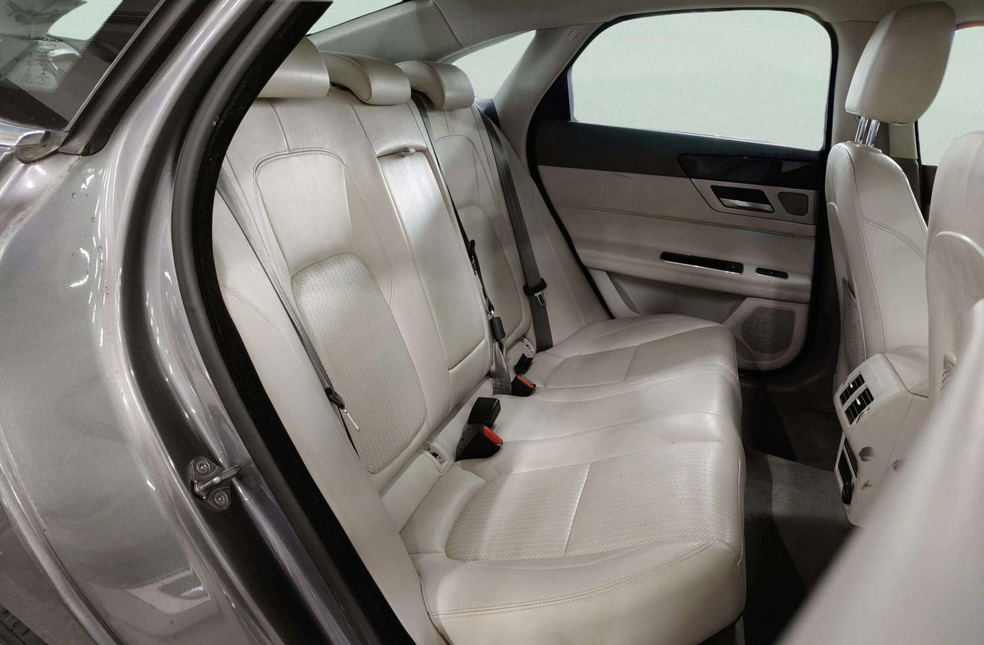 Jaguar XF 2.0 D Prestige - foto 17