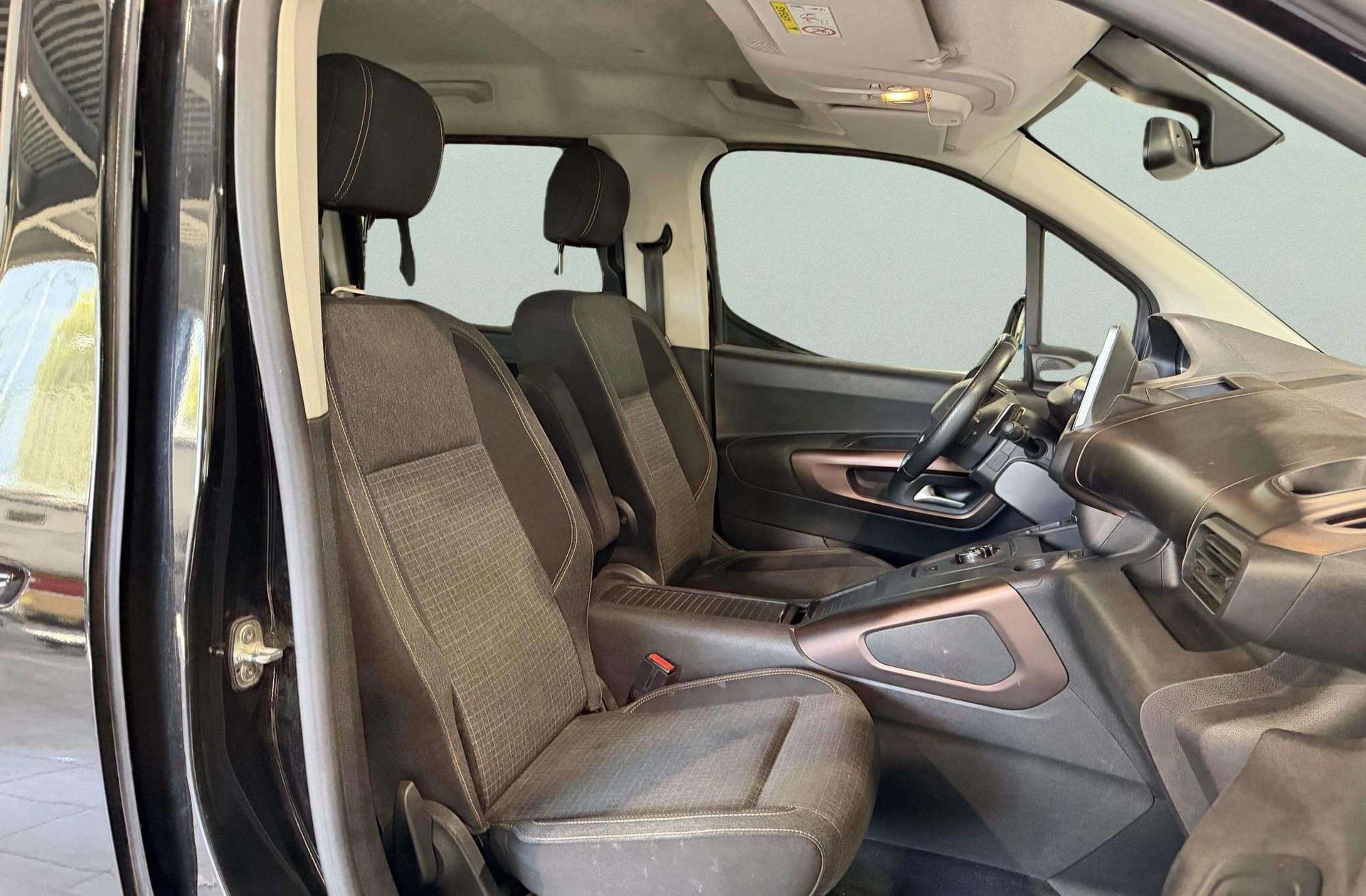 Peugeot Rifter BlueHDi 130 GT Line Standard EAT8 - foto 16