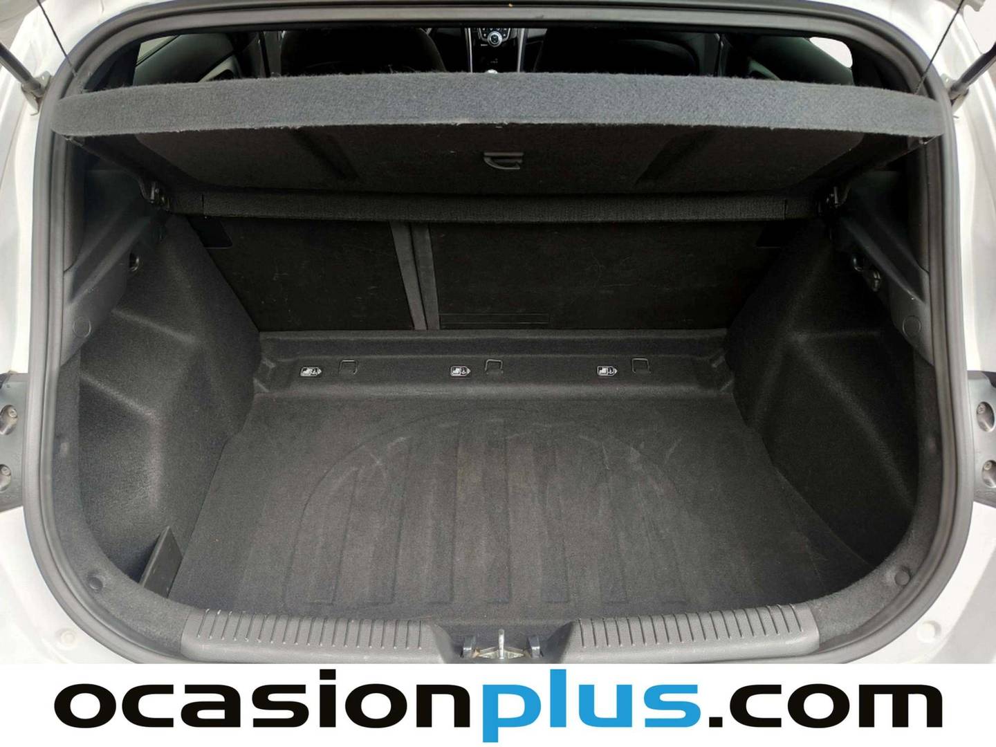 Fotos maletero Hyundai i30 Hyundai i30 1.4 MPI BlueDrive Go! (100 CV)