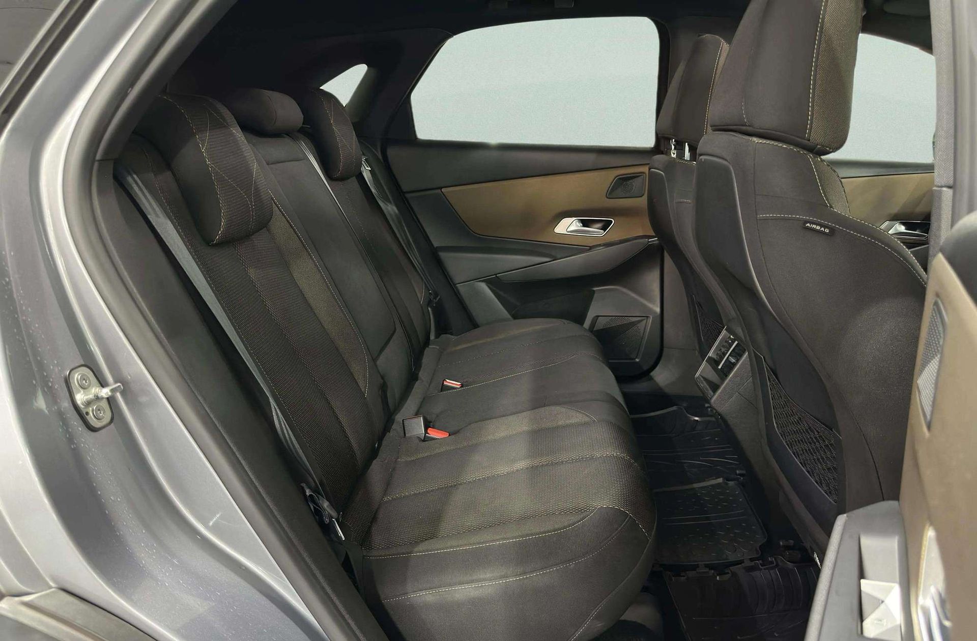 DS 7 Crossback BlueHDi 180 So Chic - foto 21