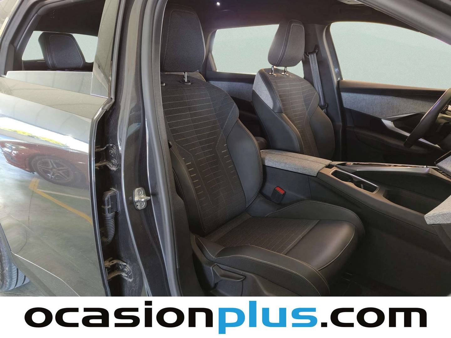 Foto Peugeot 5008 Hybrid Peugeot 5008 Hybrid 1.2 Allure eDCS6 (136 CV) 7 Plazas