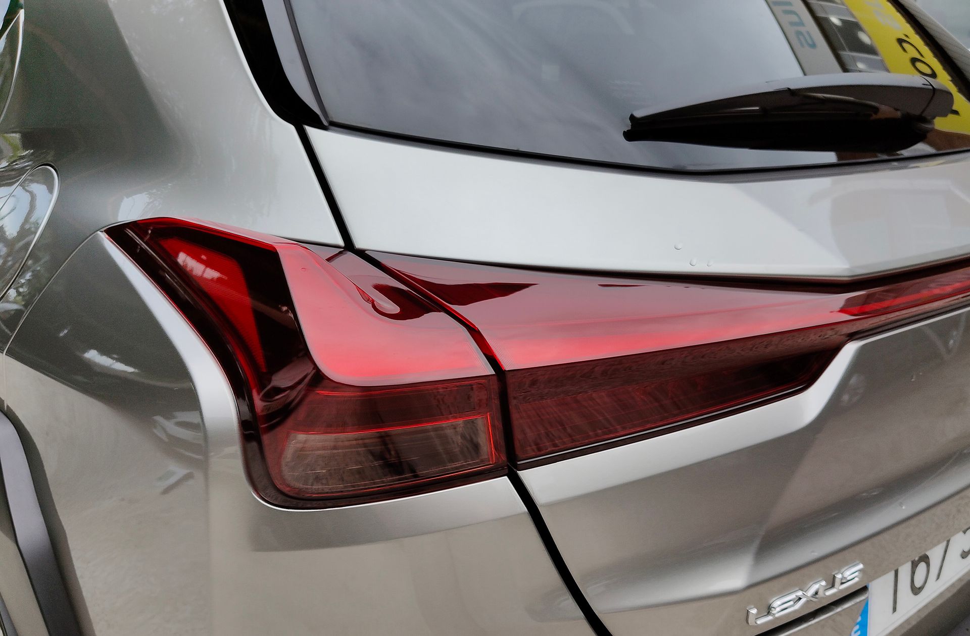 Lexus UX 250h Premium - foto 18