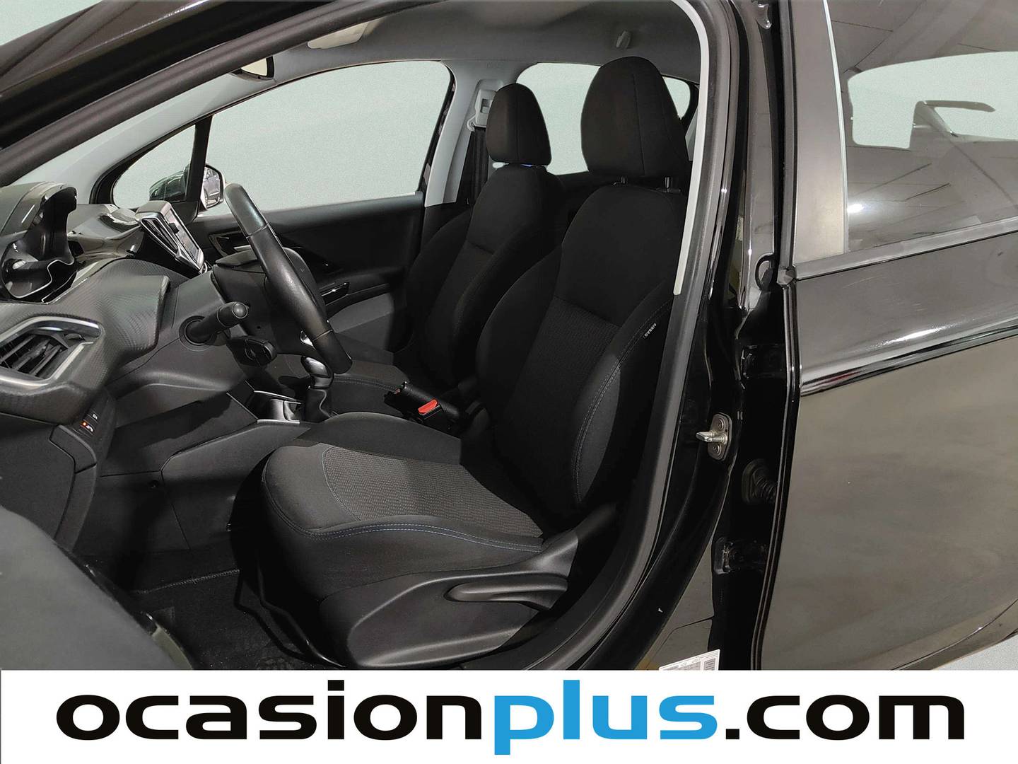 Foto asientos delanteros Peugeot 208 Peugeot 208 PureTech Signature (82 CV)
