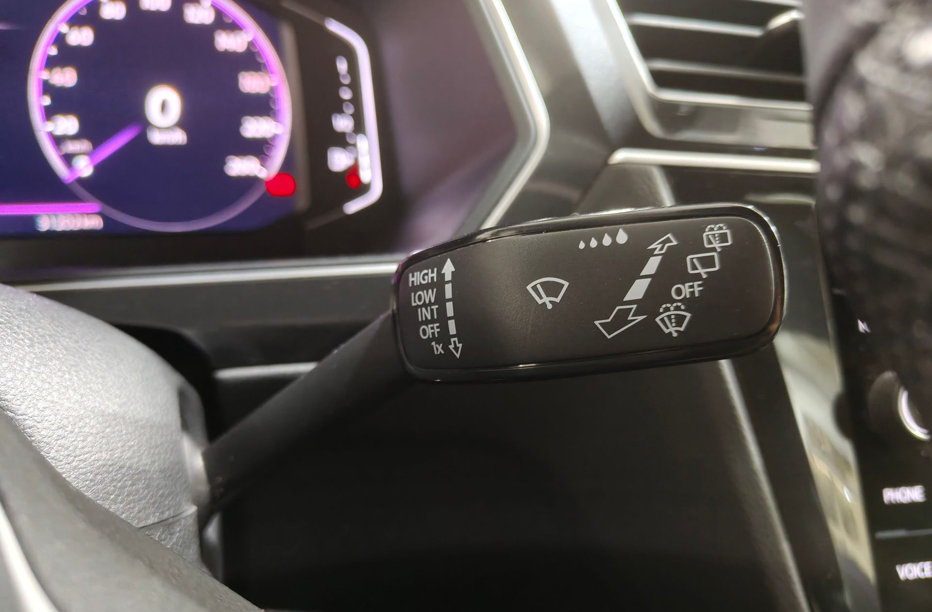 Volkswagen Tiguan R-Line 1.5 TSI DSG - foto 33