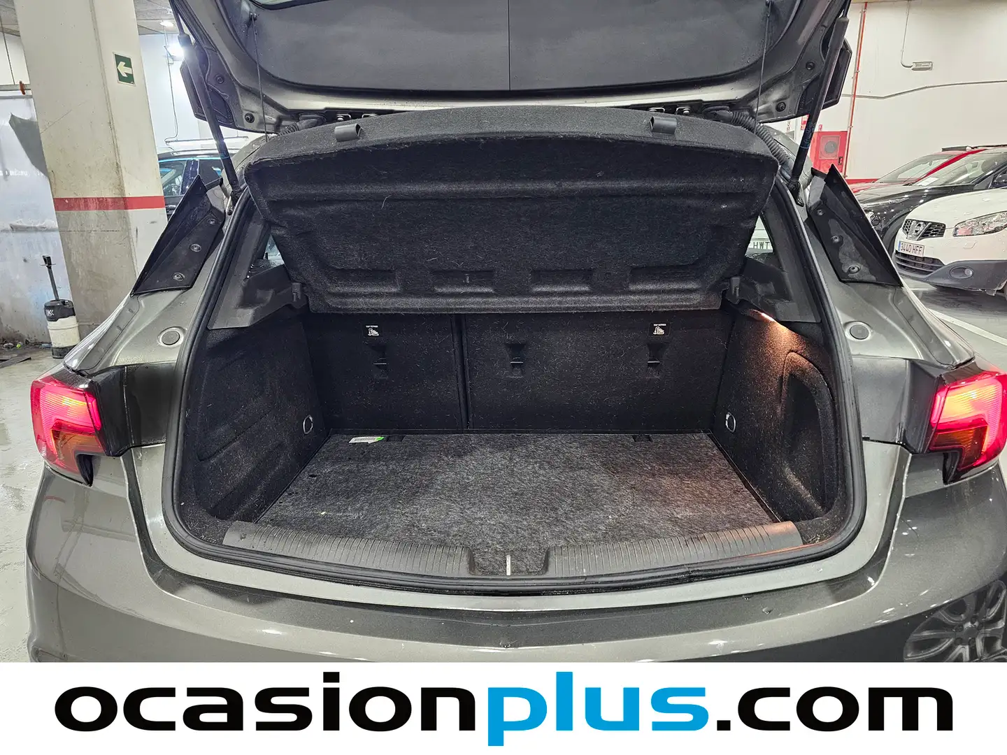 Foto Opel Astra Opel Astra 1.5D DVH Design & Tech (122 CV)