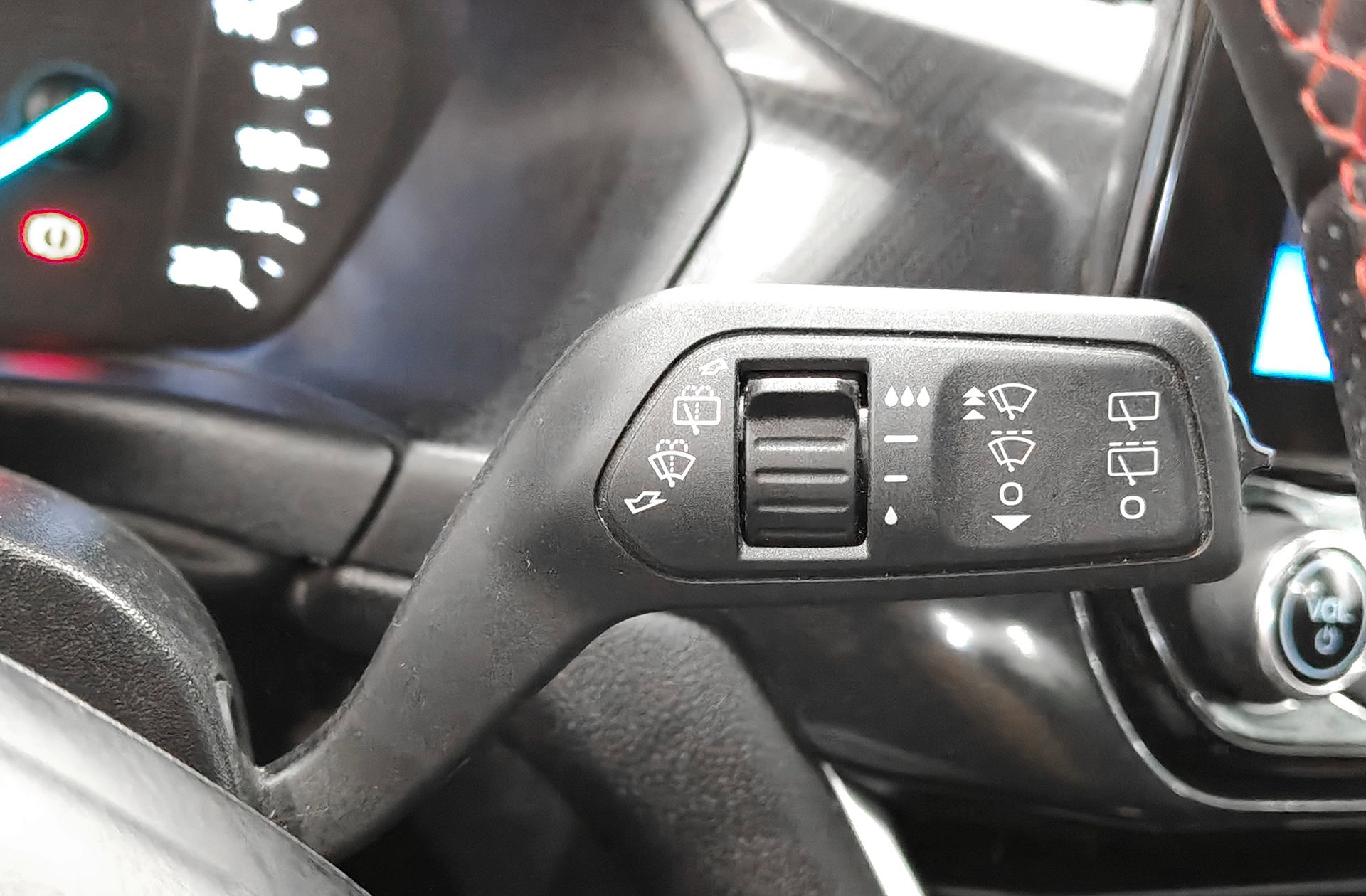 Ford Fiesta 1.0 EcoBoost MHEV ST-Line - foto 34