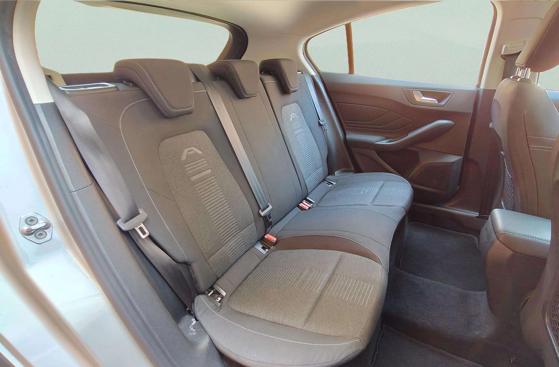 Ford Focus 1.0 EcoBoost Active - foto 17