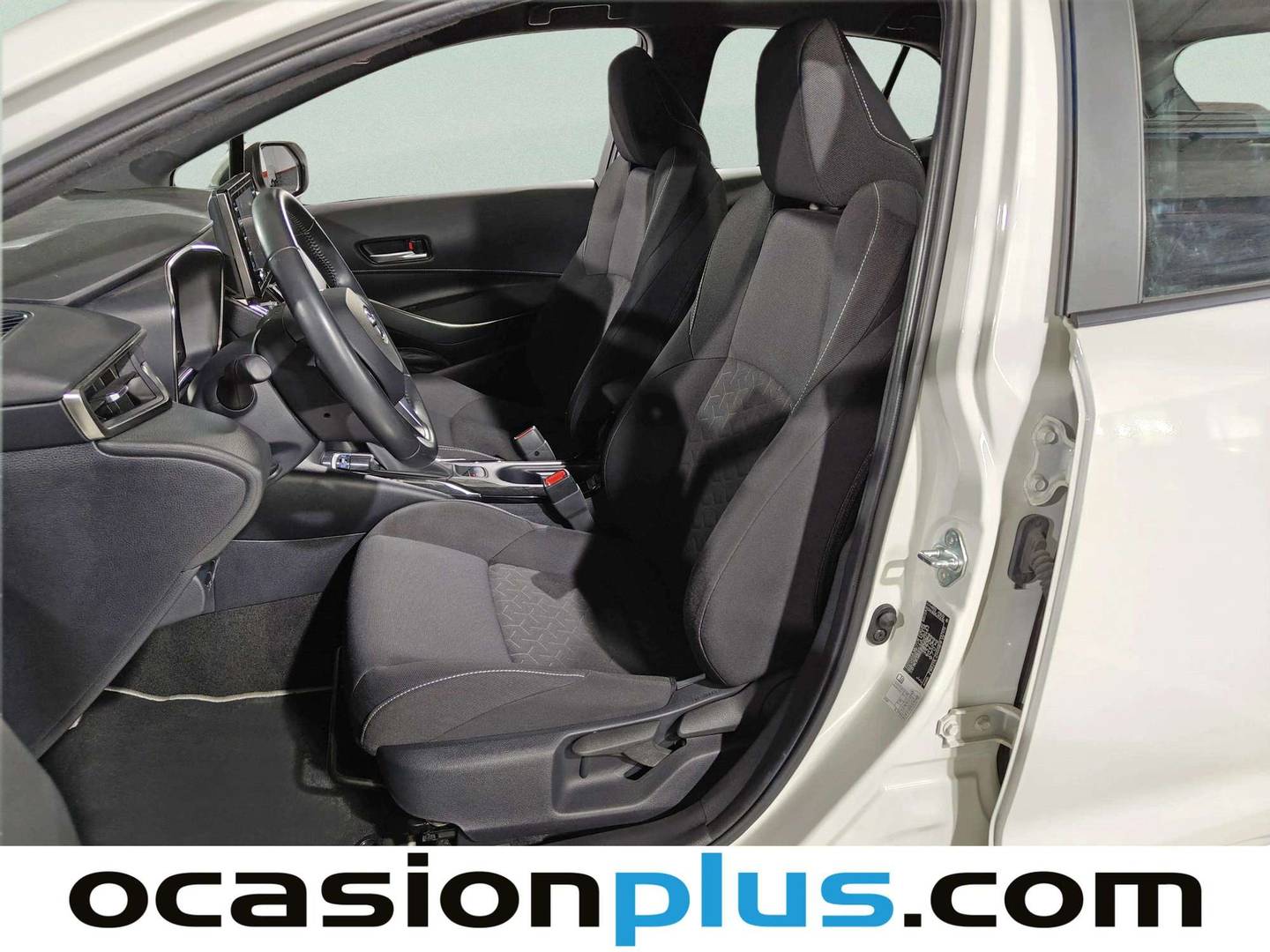 Foto asientos delanteros Toyota Corolla Toyota Corolla 125H Active E-CVT (122 CV)