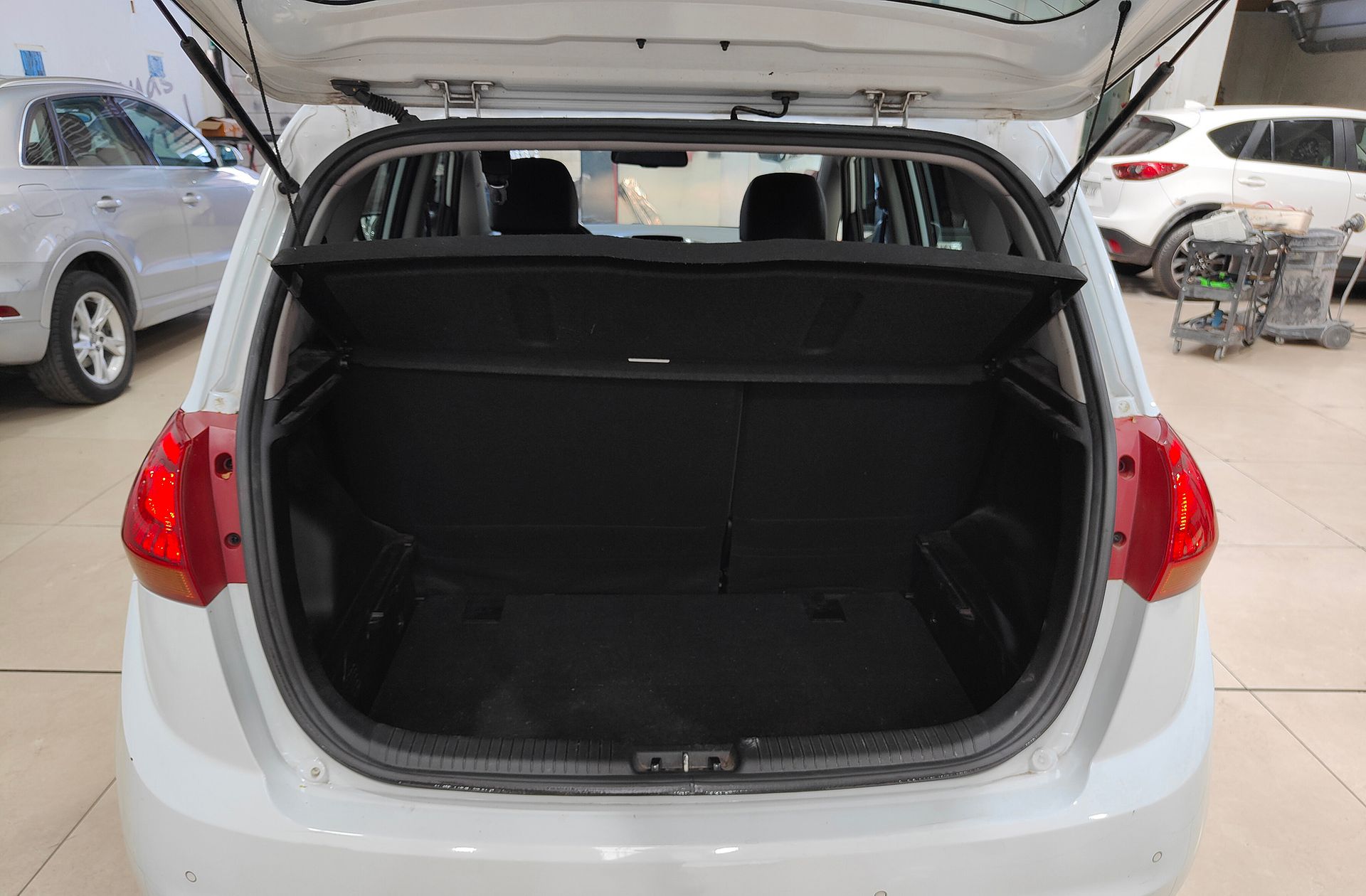 Kia Venga 1.4 Cvvt x-Tech17 - foto 14