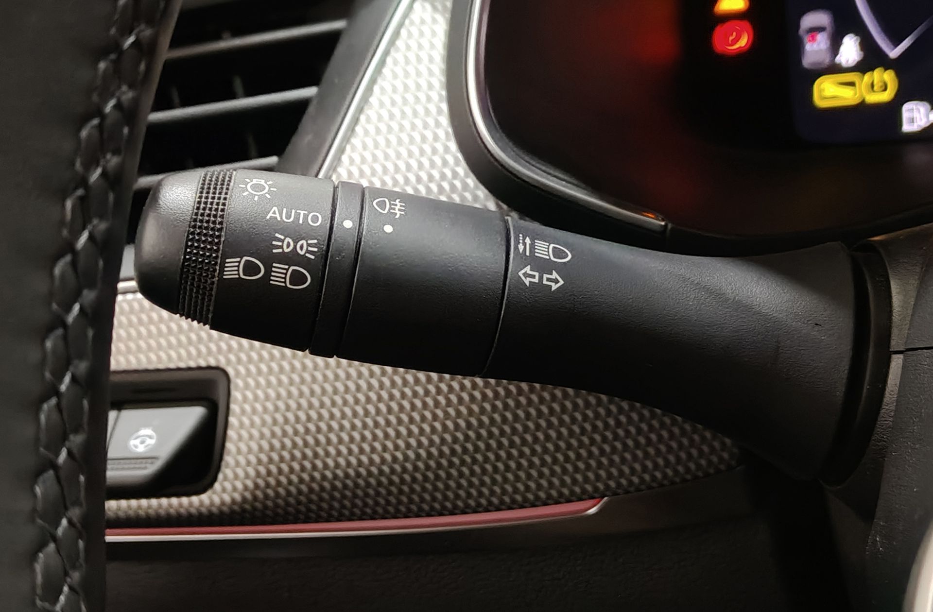 Renault Arkana Techno TCe 140 Mild hybrid EDC - foto 28