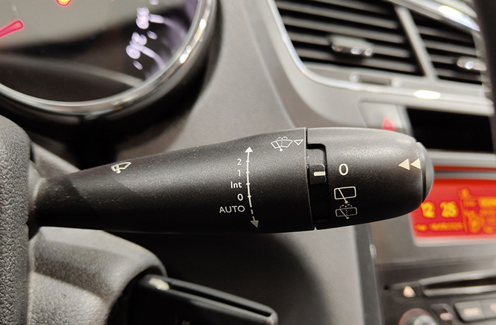Peugeot 5008 Active VTi 7 plazas - foto 26