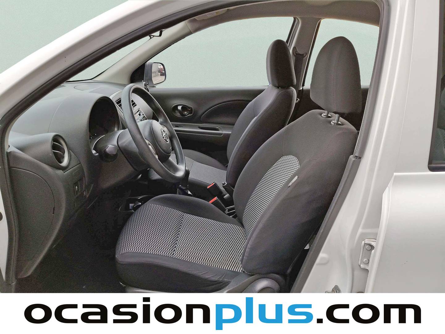 Foto asientos delanteros Nissan Micra Nissan Micra 1.2G NARU EDITION (80 CV)