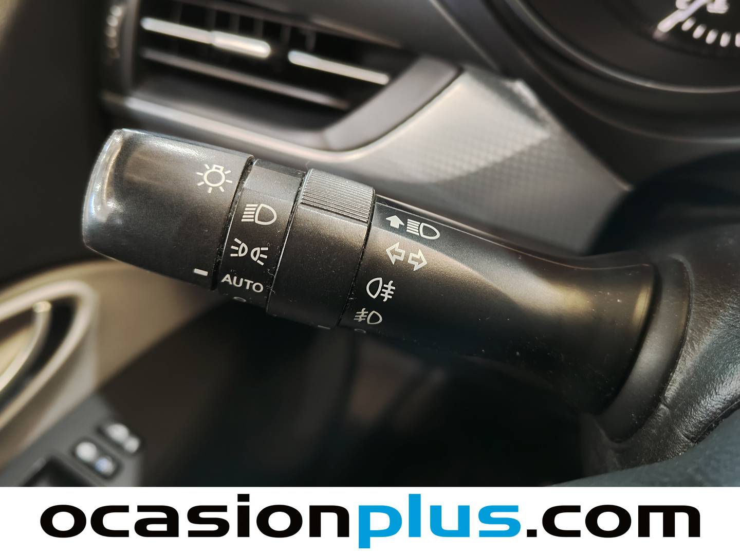 Extras del Toyota Avensis Toyota Avensis 150D Business Advance (143 CV)