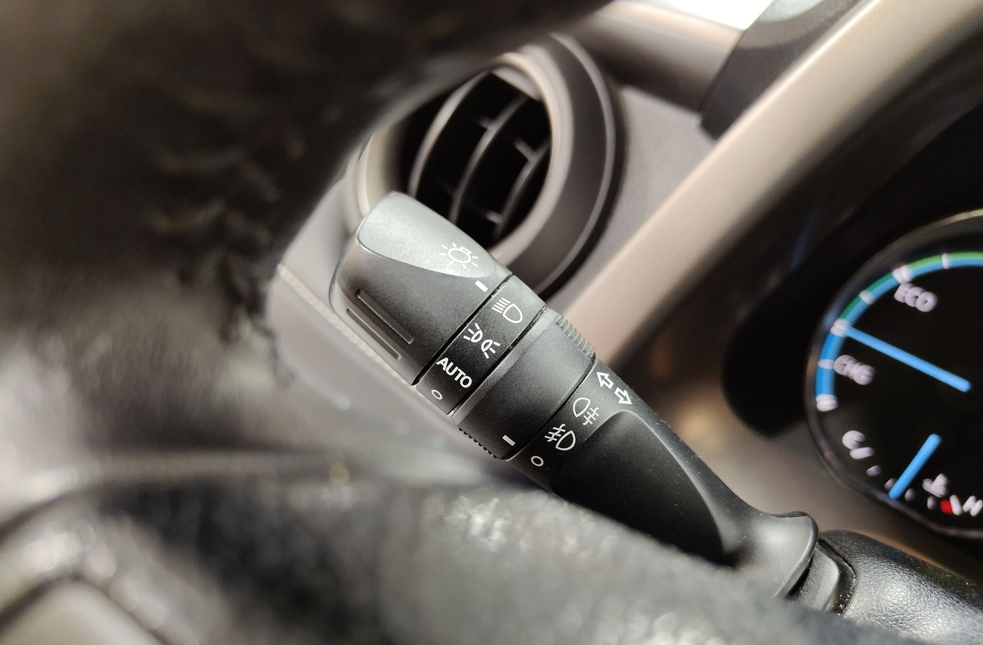 Toyota RAV4 2.5l hybrid Advance 2WD - foto 24