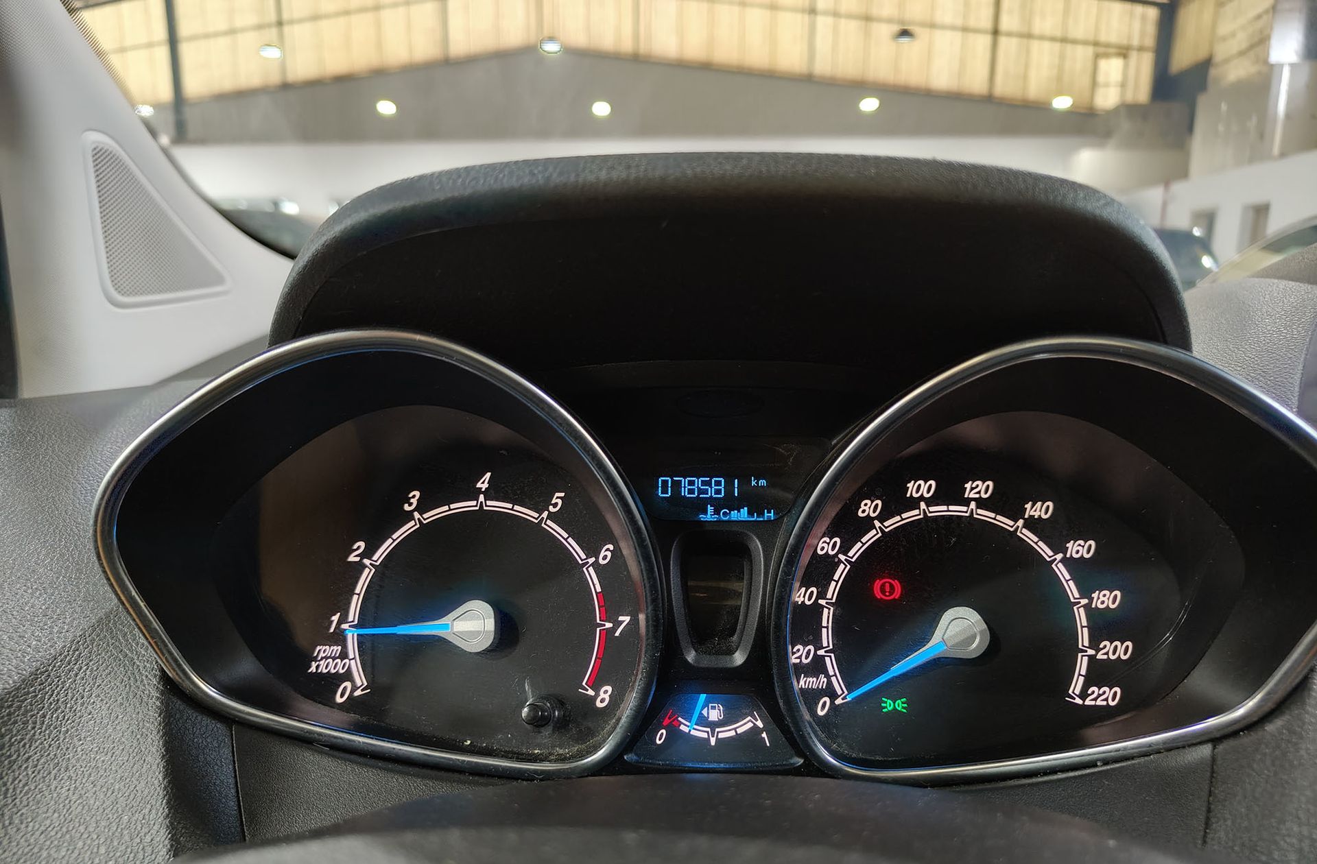Ford Tourneo Courier 1.0 EcoBoost Titanium - foto 19