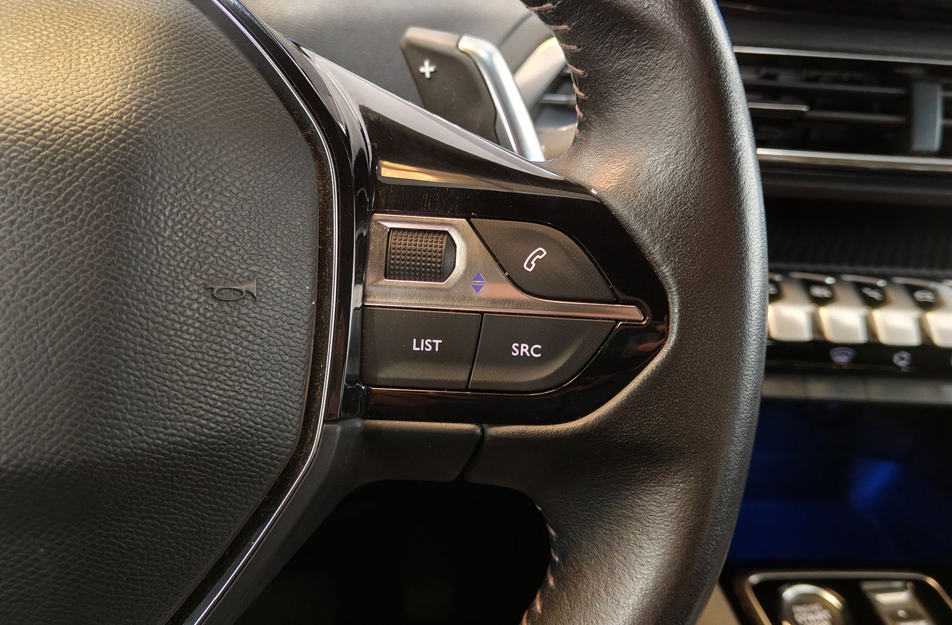 Peugeot 5008 1.2 Allure Pack eDCS6 7 plazas - foto 30