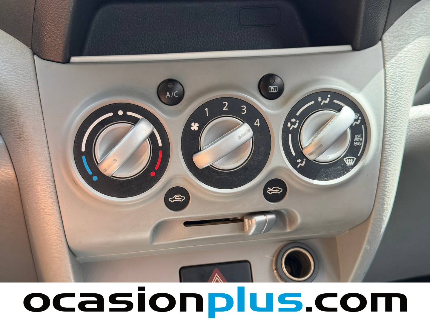 Equipamiento del Nissan Pixo Nissan Pixo 1.0G VISIA (68 CV)