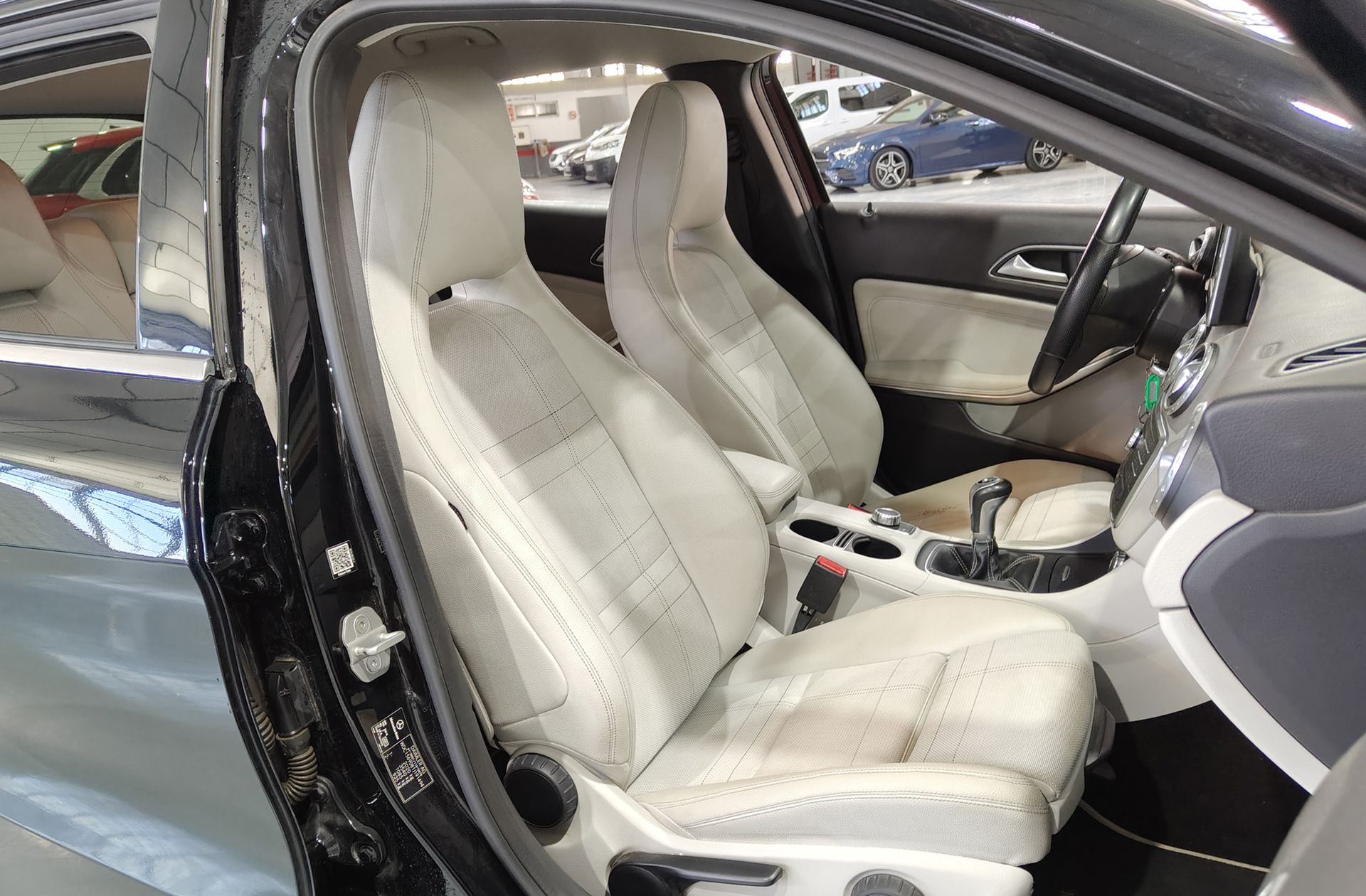 Mercedes-Benz GLA 200 d Urban - foto 18