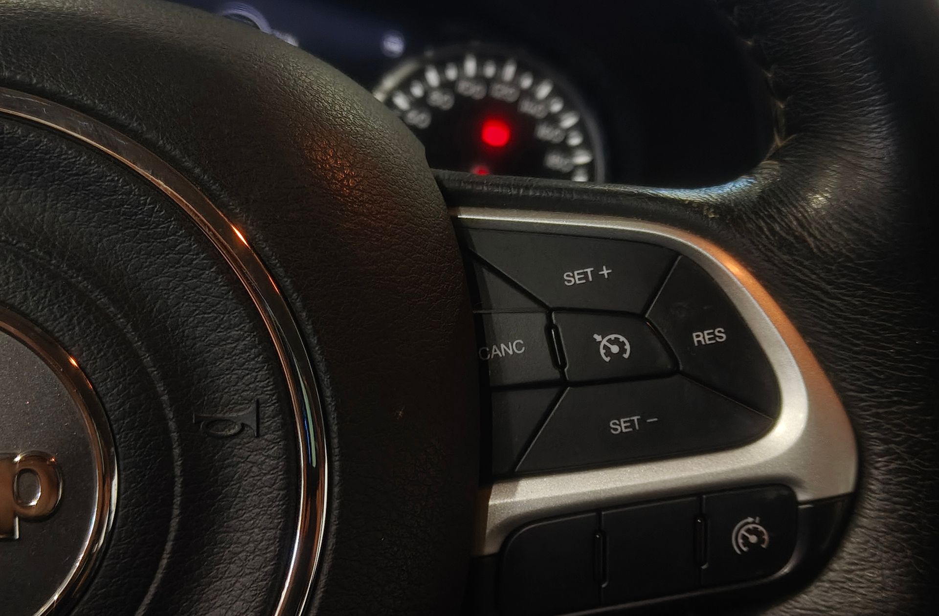 Jeep Renegade 2.0 MultiJet Limited 4x4 AD Low - foto 27