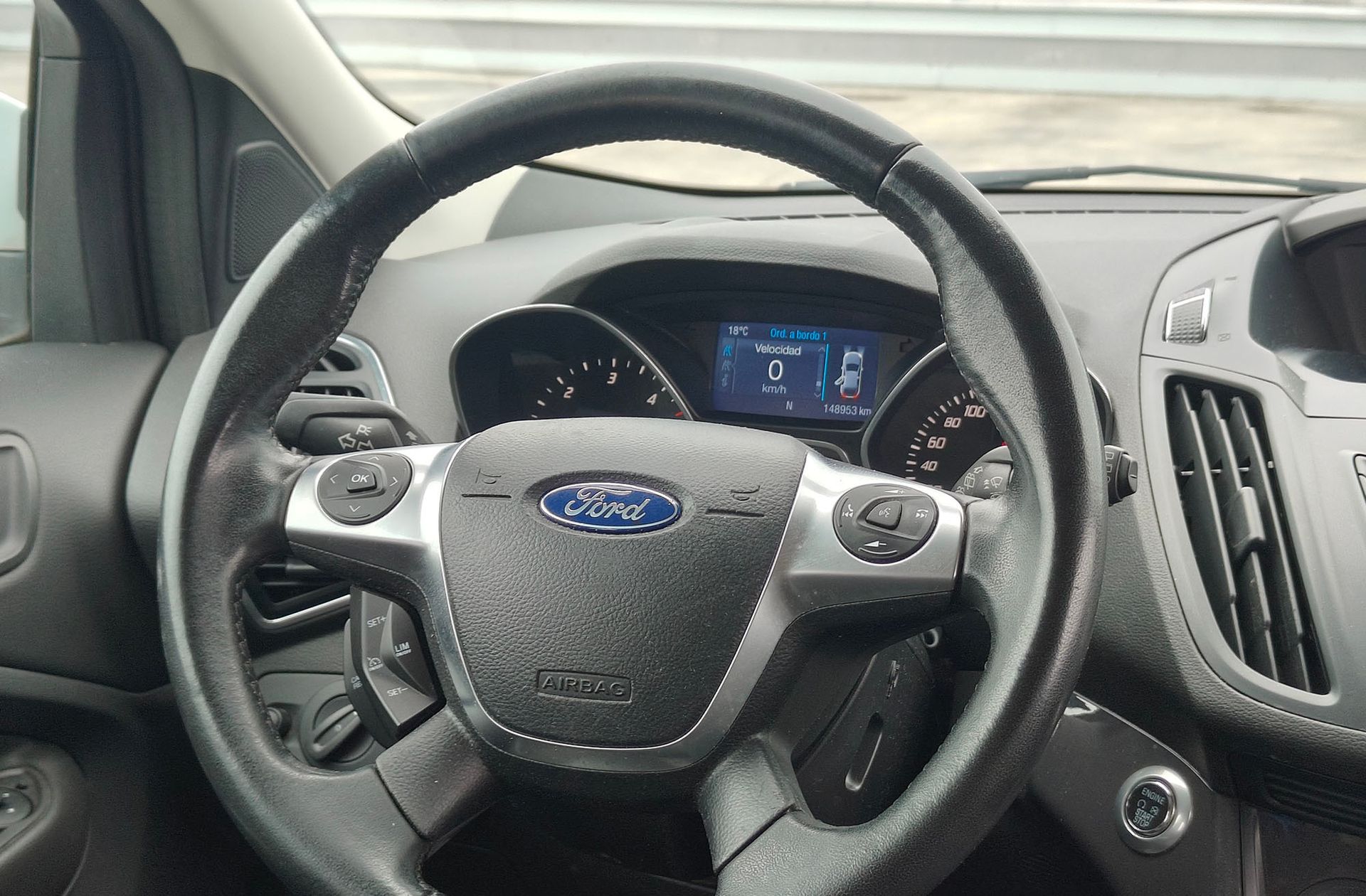 Ford Kuga 2.0 TDCi Titanium 4x2 - foto 23