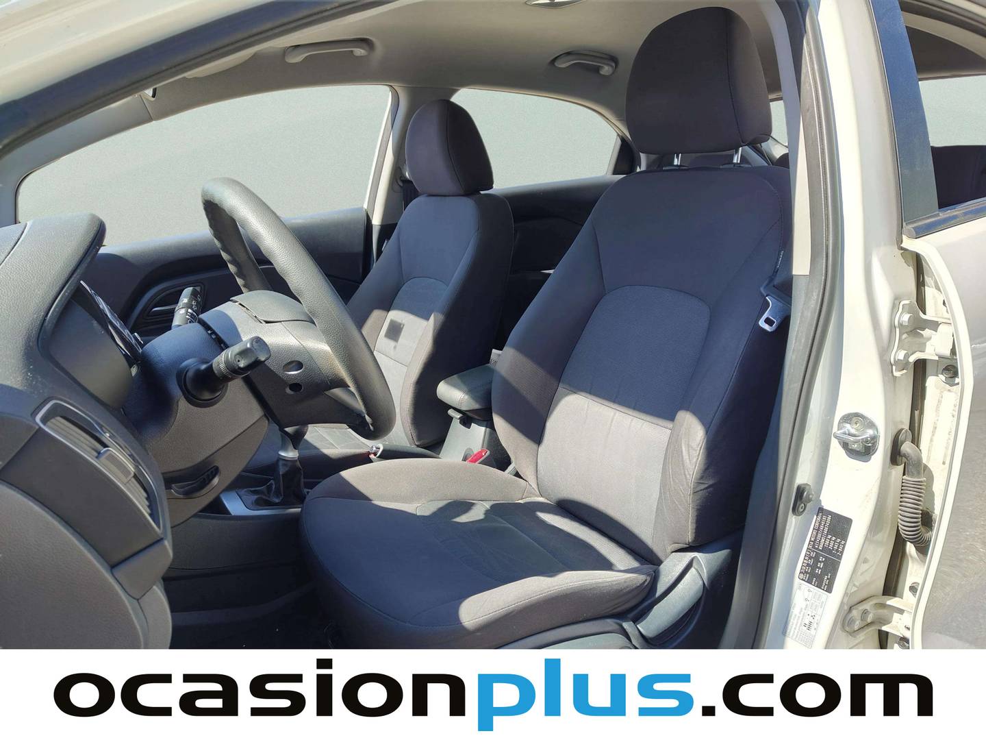 Foto asientos delanteros KIA Rio Kia Rio 1.2 CVVT Concept  (84 CV)