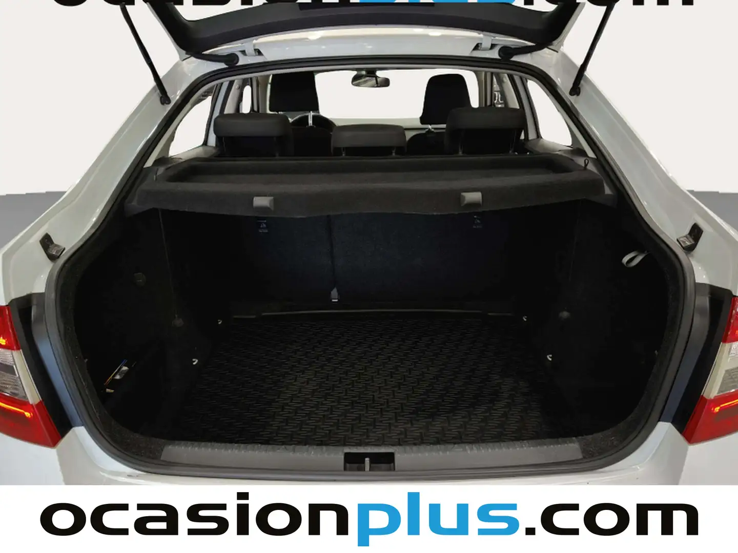 Foto Skoda Octavia Skoda Octavia 1.6 TDI CR Ambition DSG (115 CV)