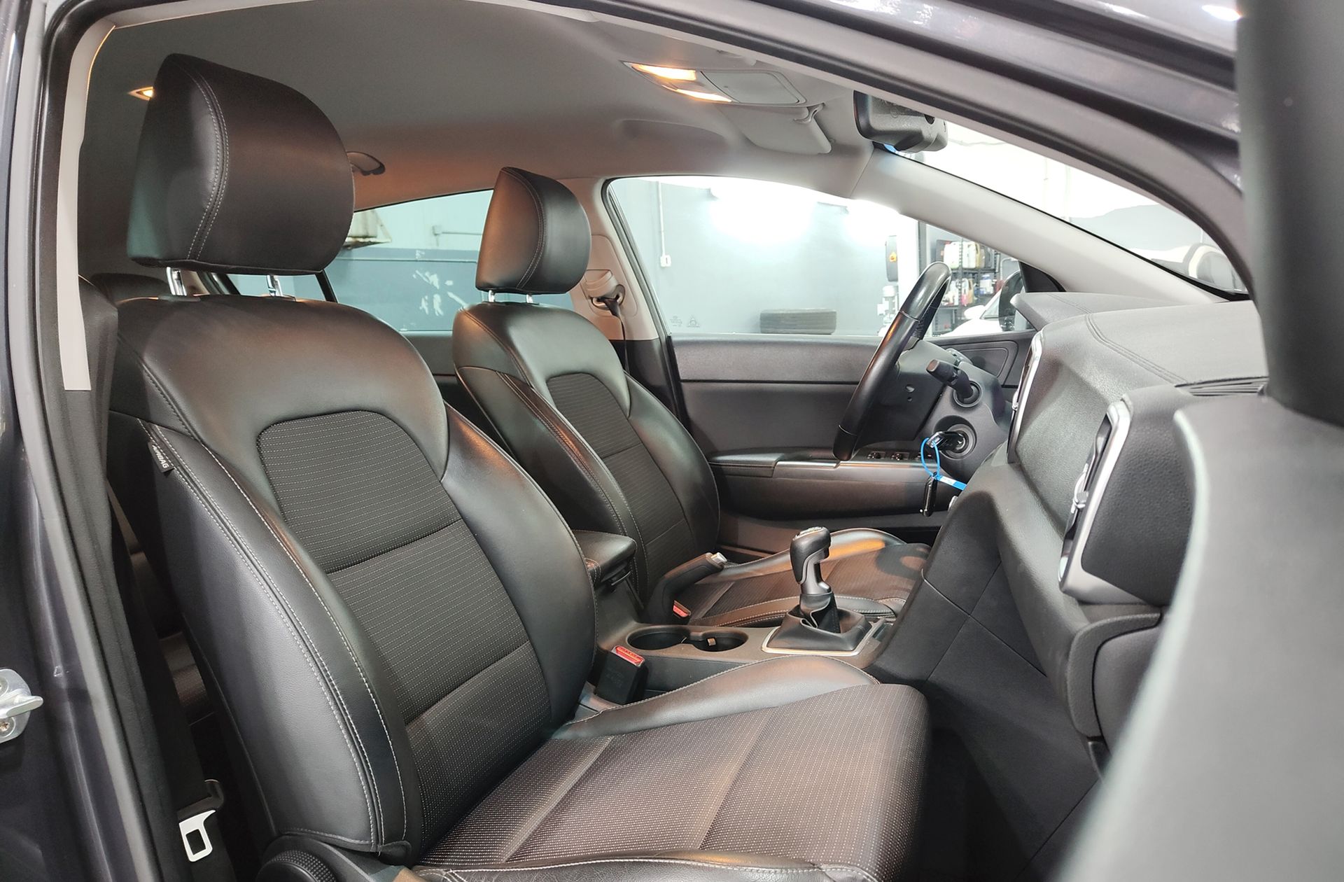 Kia Sportage 1.6 T-GDi X-Tech 4x2 - foto 17