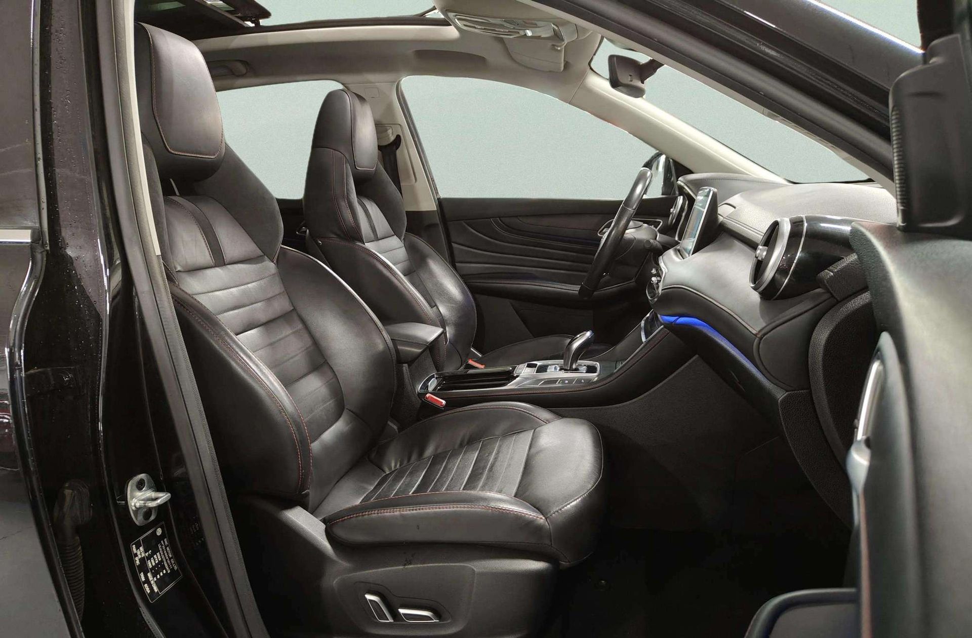 MG HS 1.5 Turbo GDI Luxury DCT - foto 25