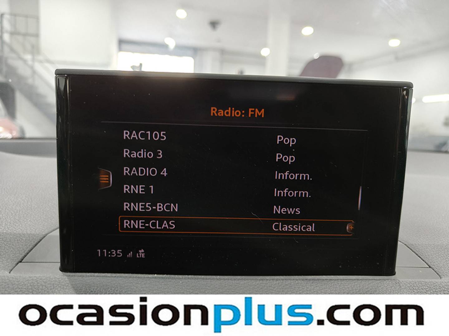 Foto Audi Q2 Audi Q2 design edition 1.6 TDI (116 CV)