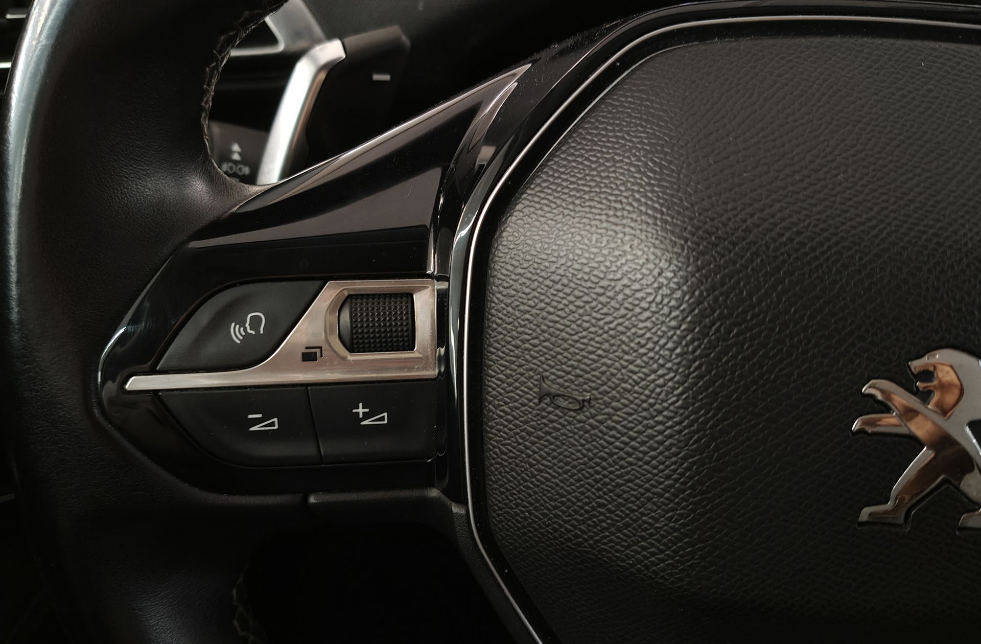 Peugeot 5008 BlueHDi 130 Allure EAT8 7 plazas - foto 30