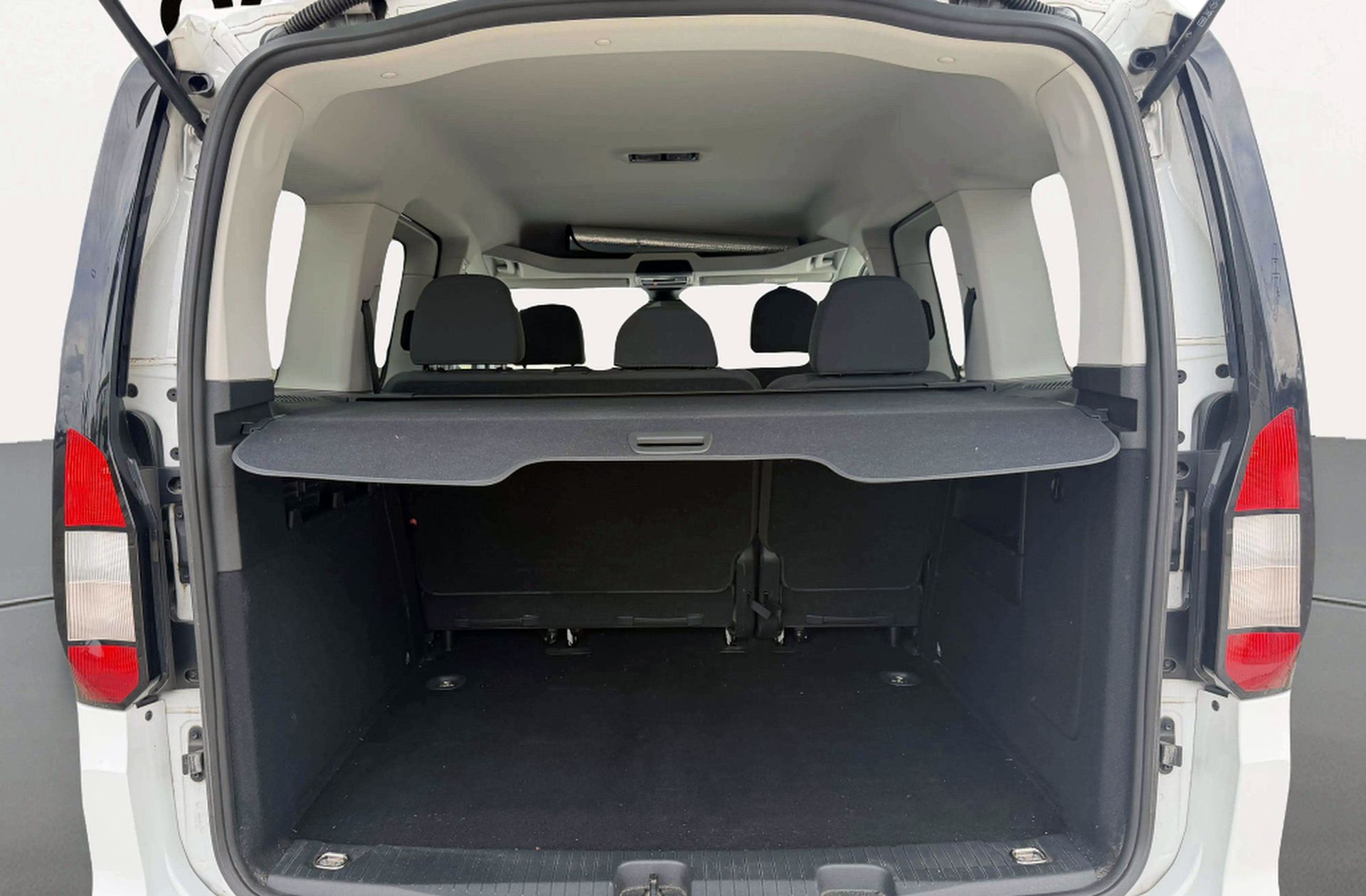 Ford Tourneo Connect 2.0 EcoBlue Titanium - foto 17