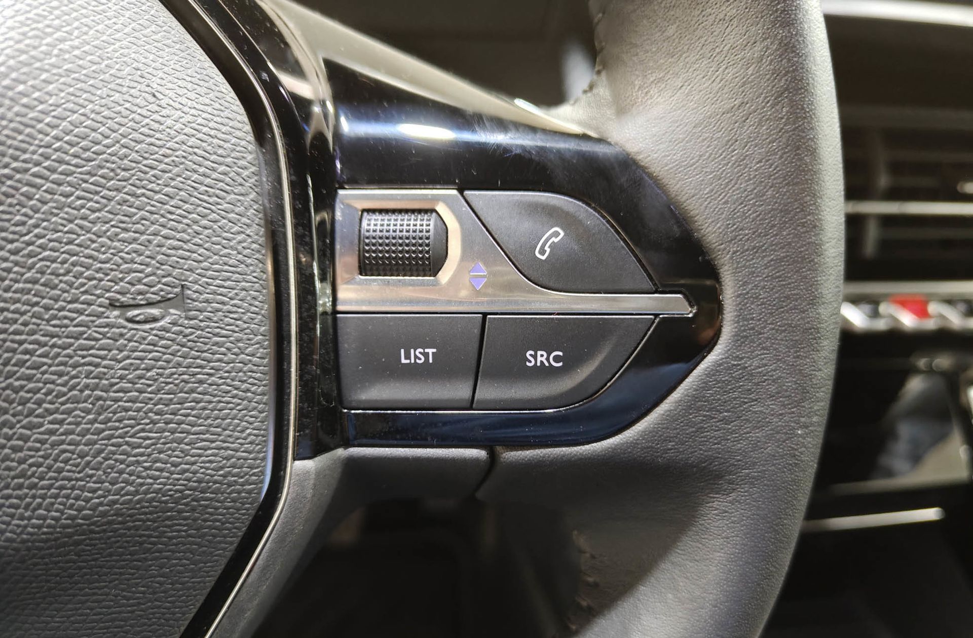 Peugeot 2008 PureTech 100 Allure Pack - foto 27