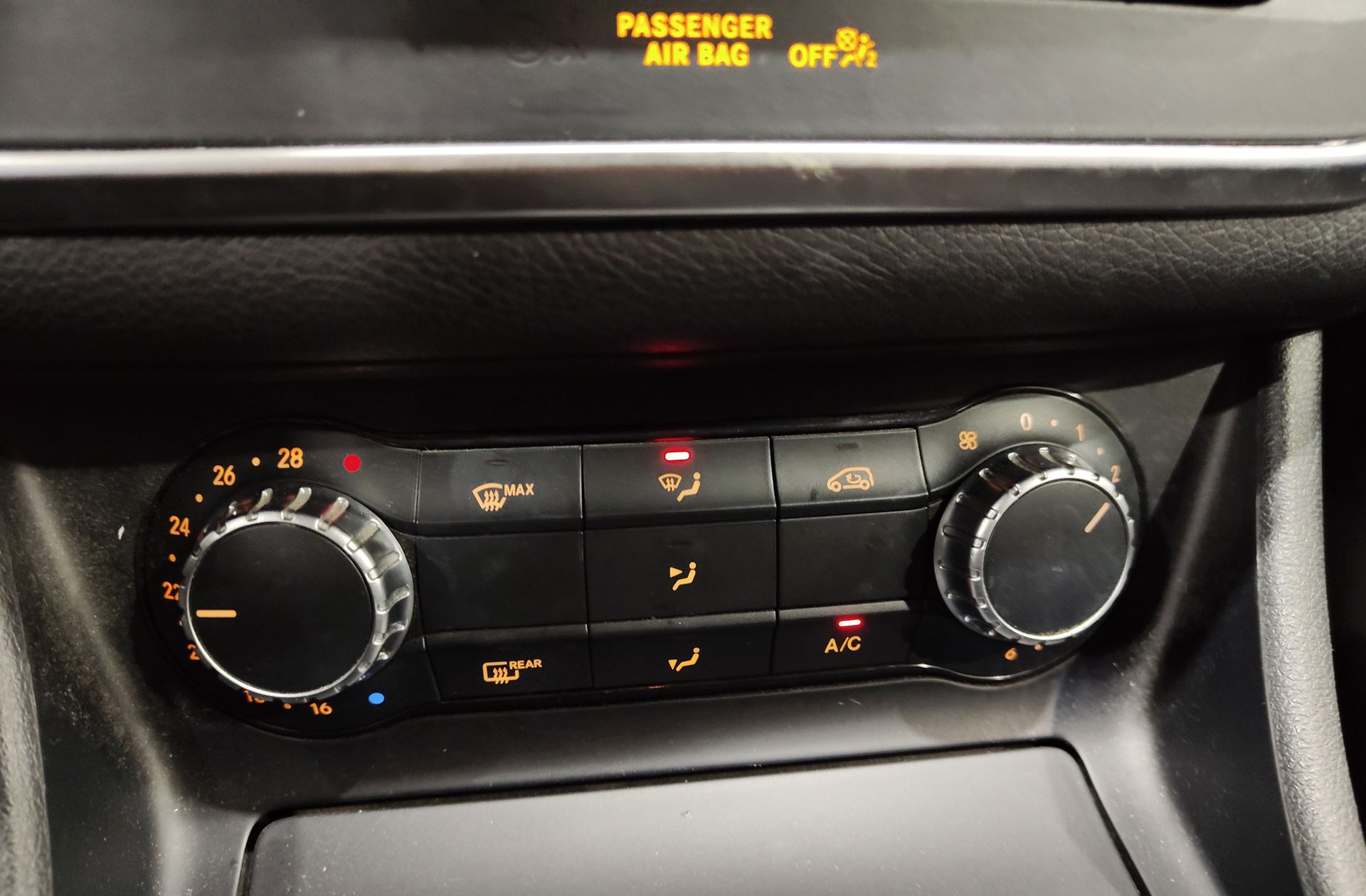Mercedes-Benz GLA 220 d AMG Line 4Matic - foto 32