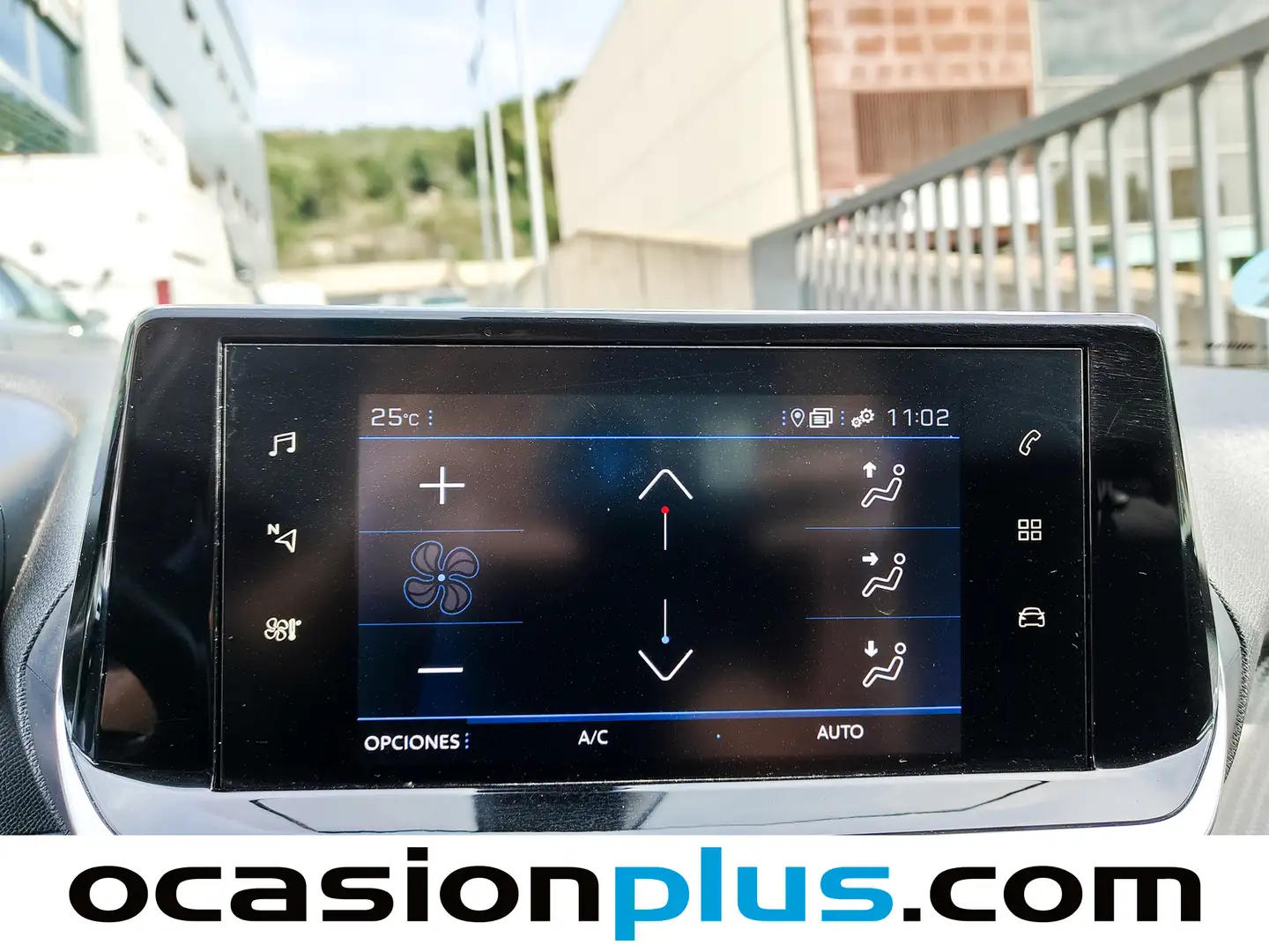 Foto Peugeot 2008 Peugeot 2008 BlueHDi 110 Allure (110 CV)