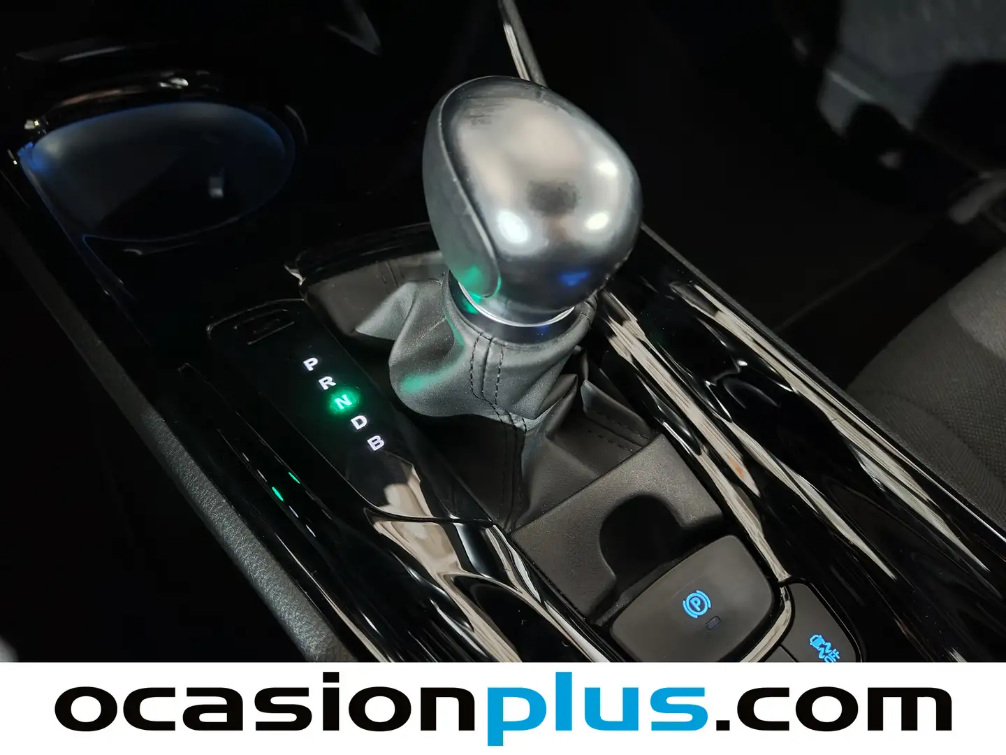 Foto Toyota C-HR Toyota C-HR 1.8 125H Advance (122 CV)